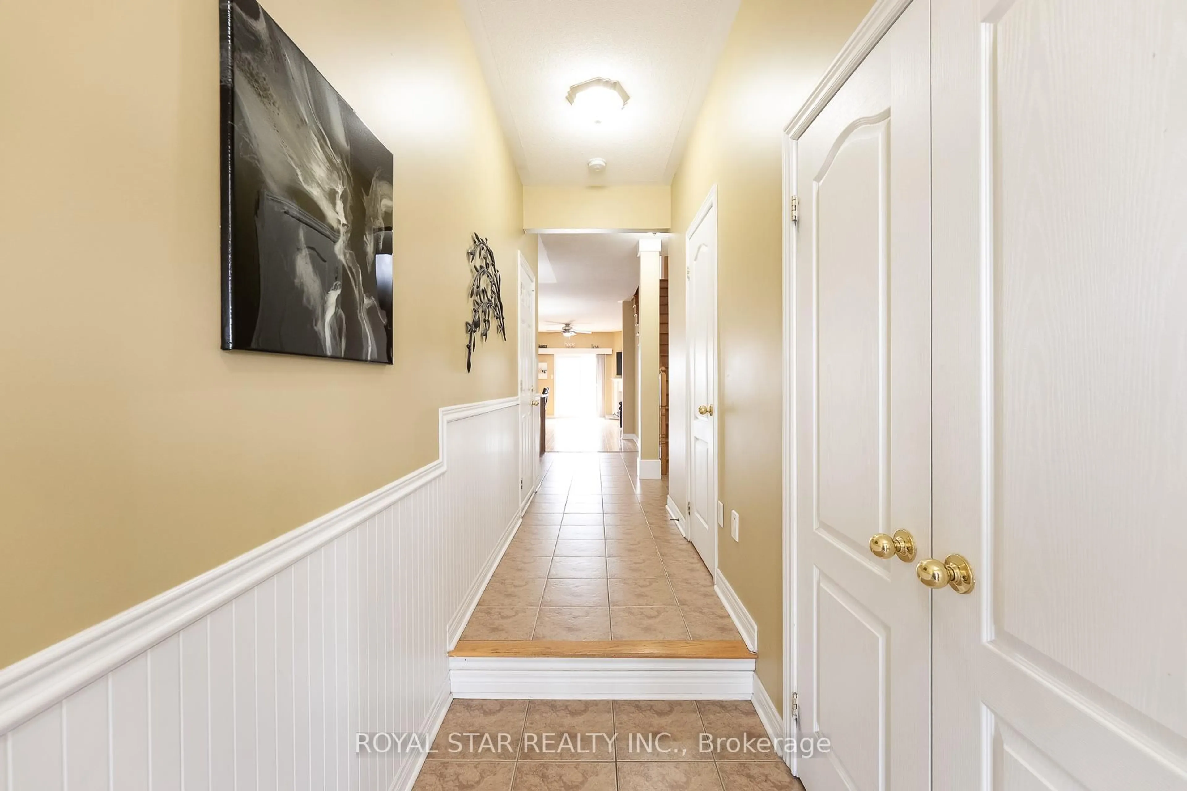 Indoor entryway for 479 Vodden St, Brampton Ontario L6S 0C7