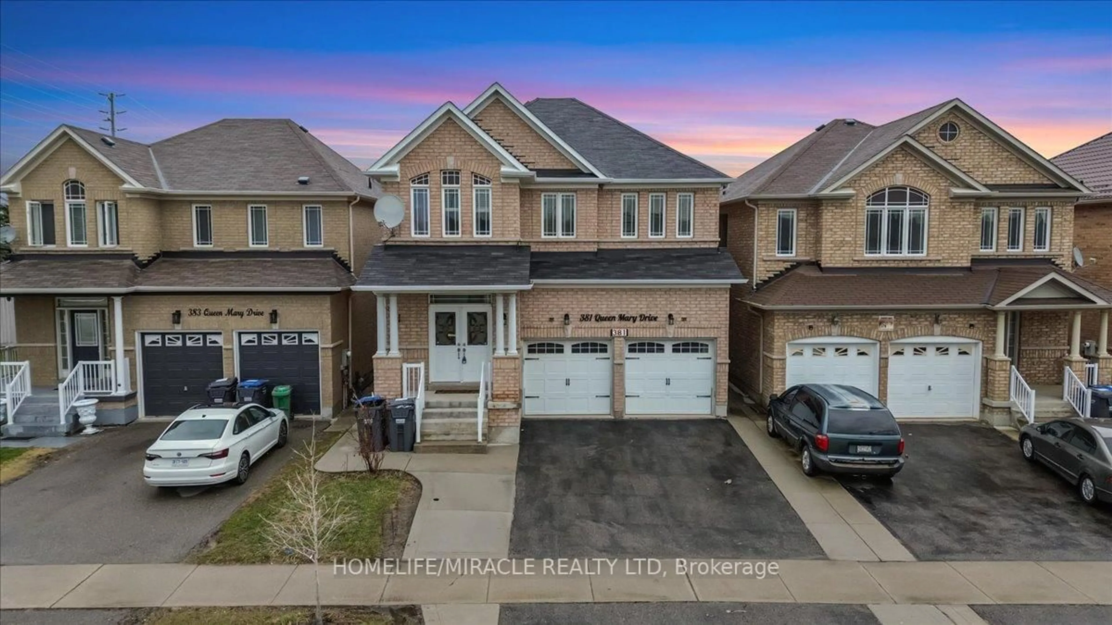A pic from outside/outdoor area/front of a property/back of a property/a pic from drone, street for 381 Queen Mary Dr, Brampton Ontario L7A 3T1