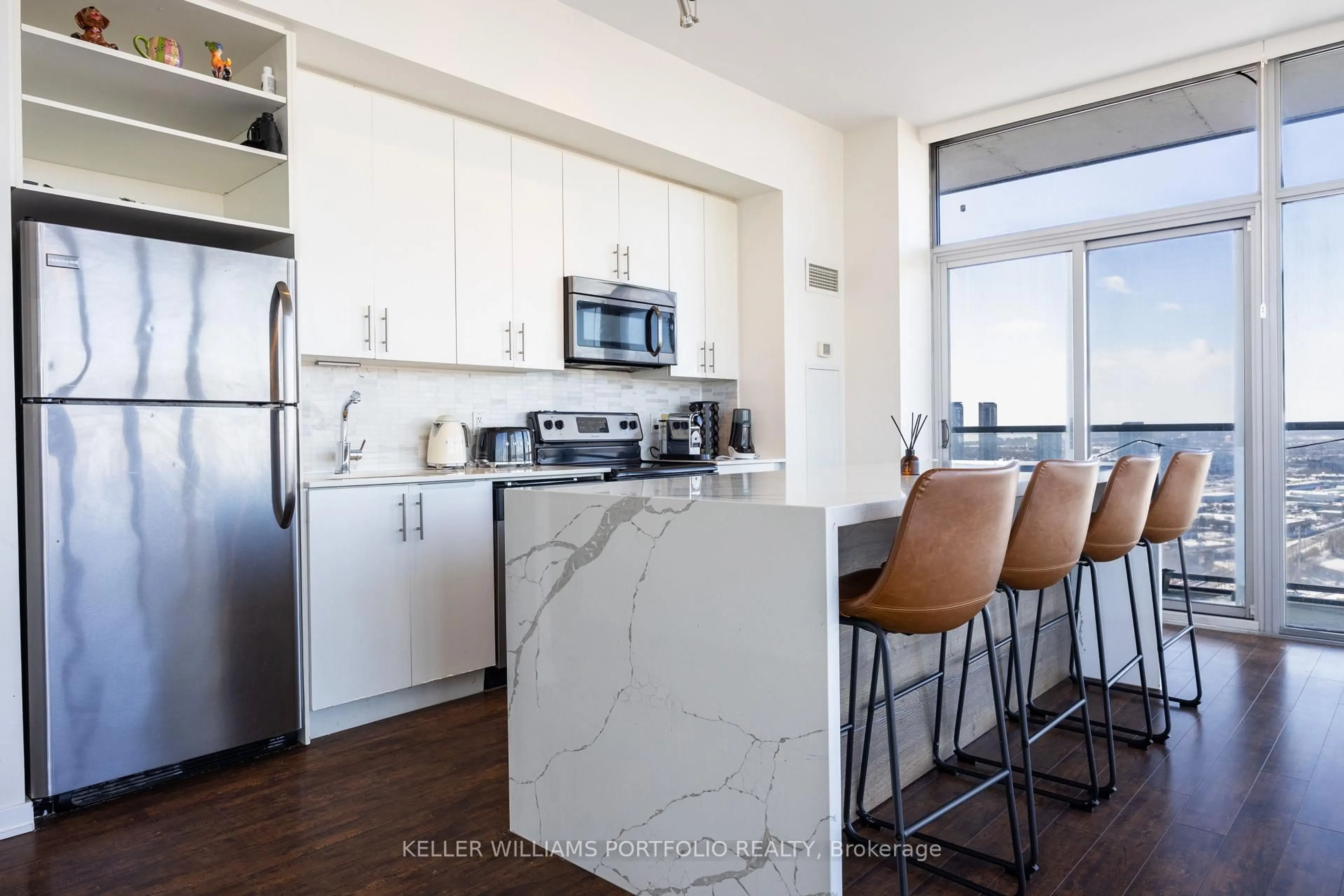 Open concept kitchen, ceramic/tile floor for 105 The Queensway Ave #3410, Toronto Ontario M6S 5B5