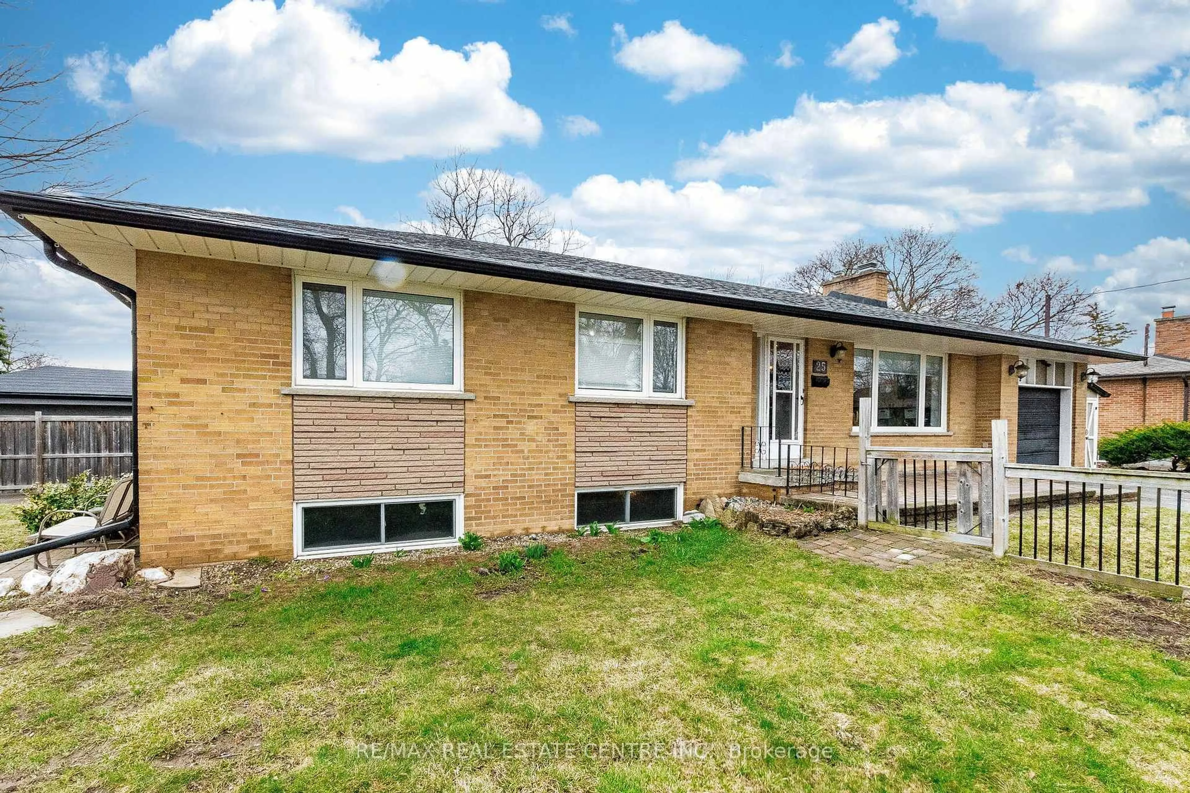 Home with brick exterior material, street for 25 Lesbury Ave, Brampton Ontario L6W 3A2