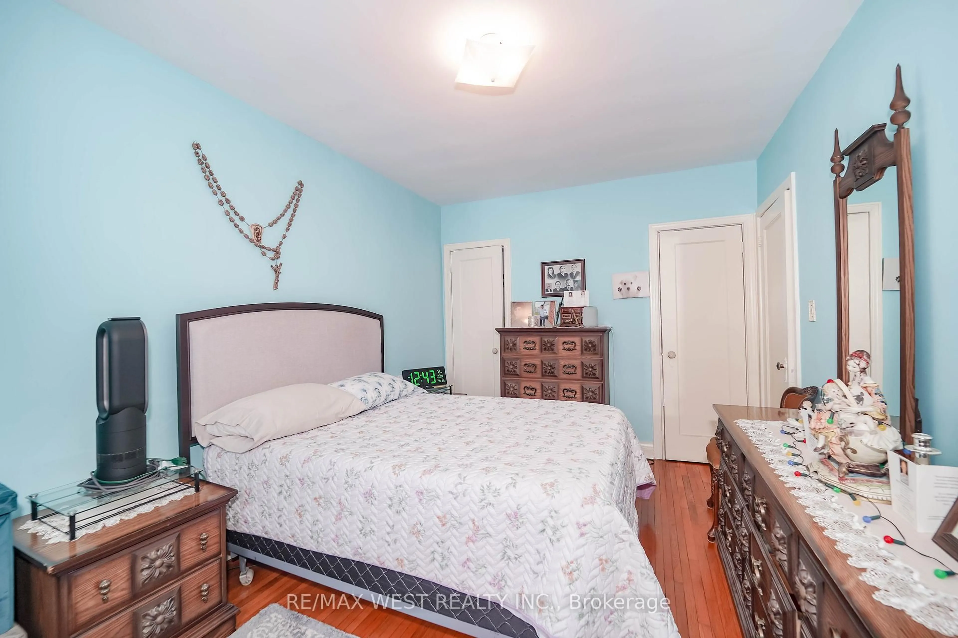 Bedroom with bed, unknown for 617 Caledonia Rd, Toronto Ontario M6E 4V7