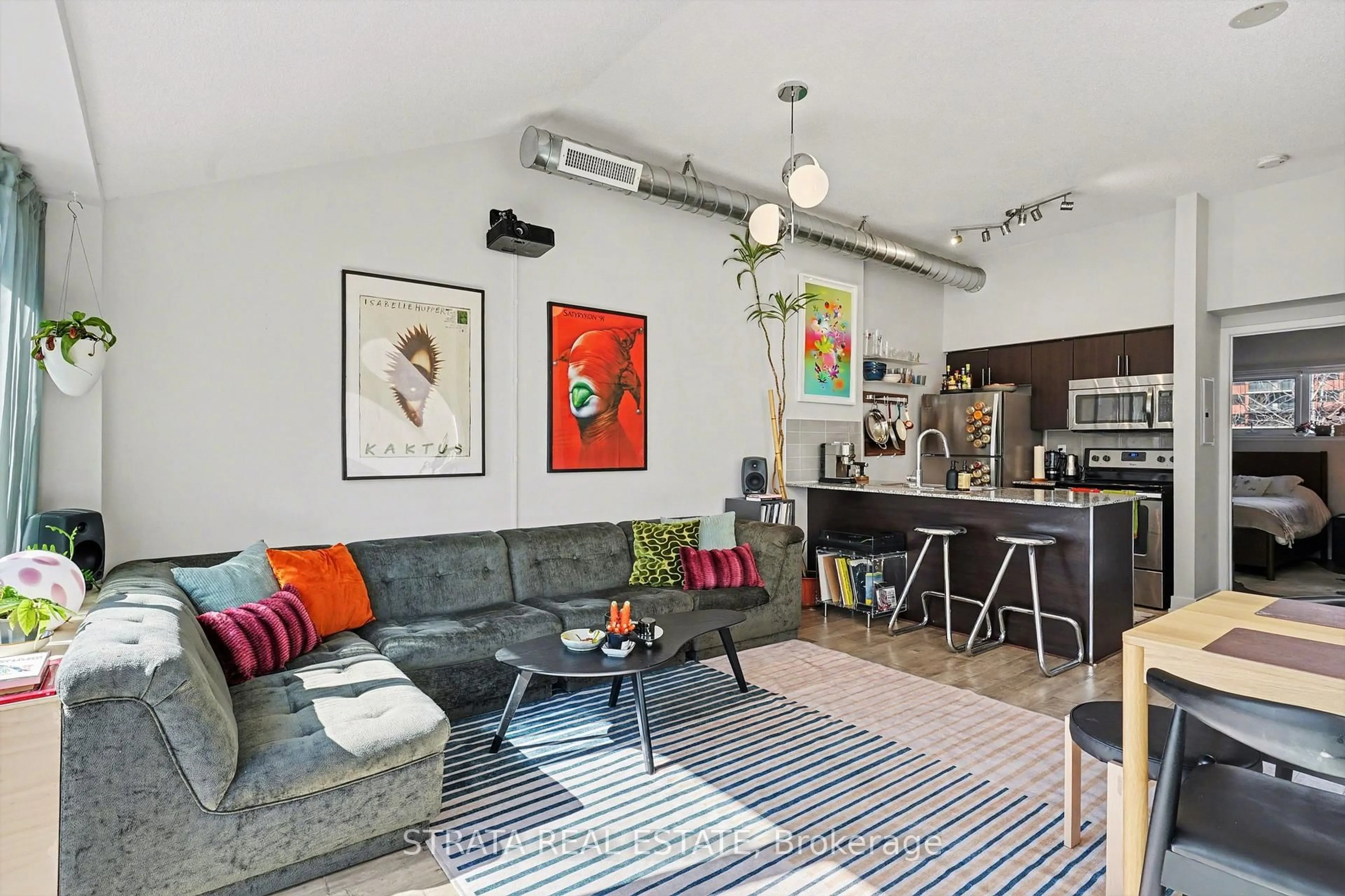 Living room with furniture, unknown for 1410 Dupont St #424, Toronto Ontario M6H 2B1