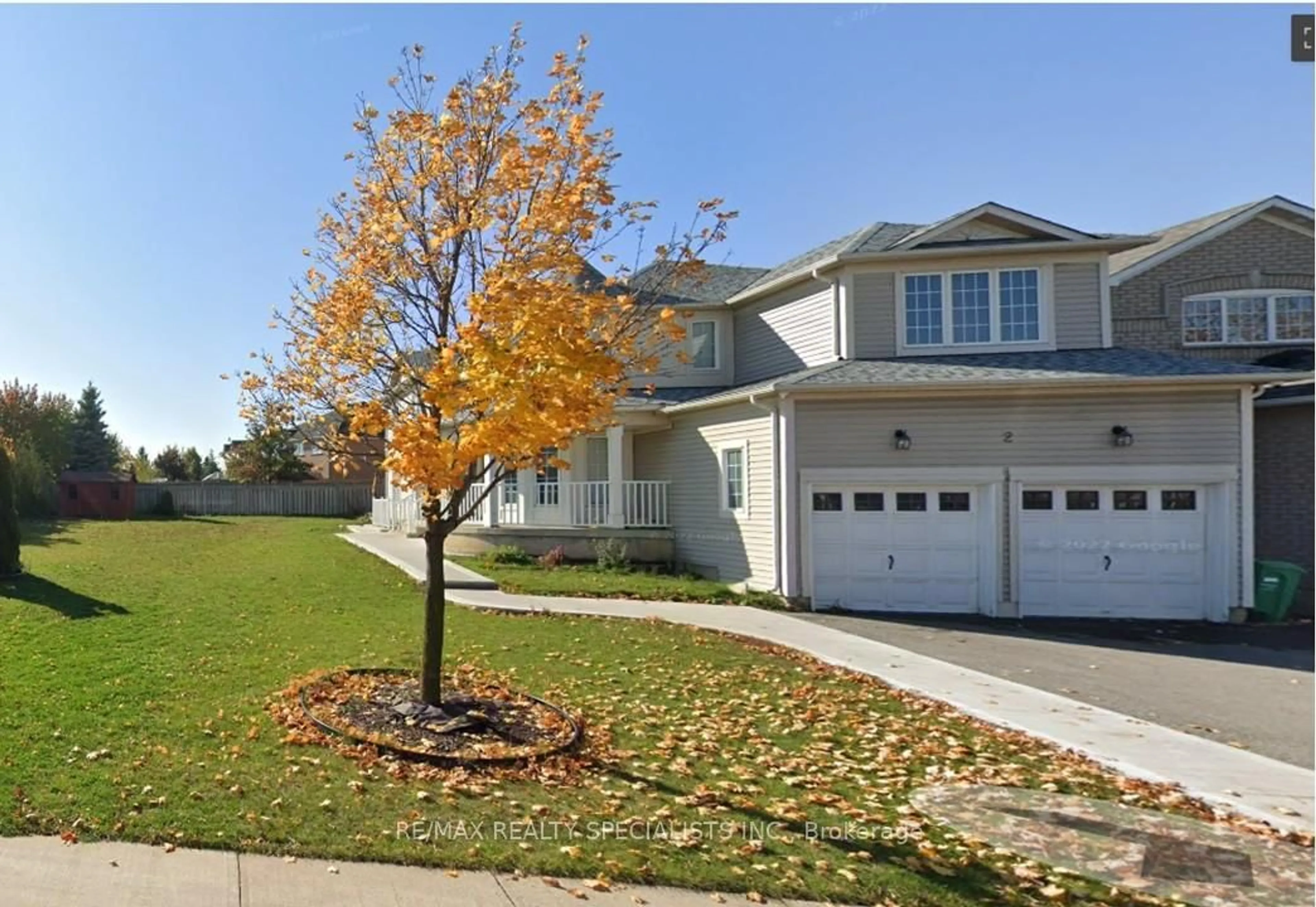 Home with vinyl exterior material, street for 2 Fletchers Creek Blvd, Brampton Ontario L6X 4R6