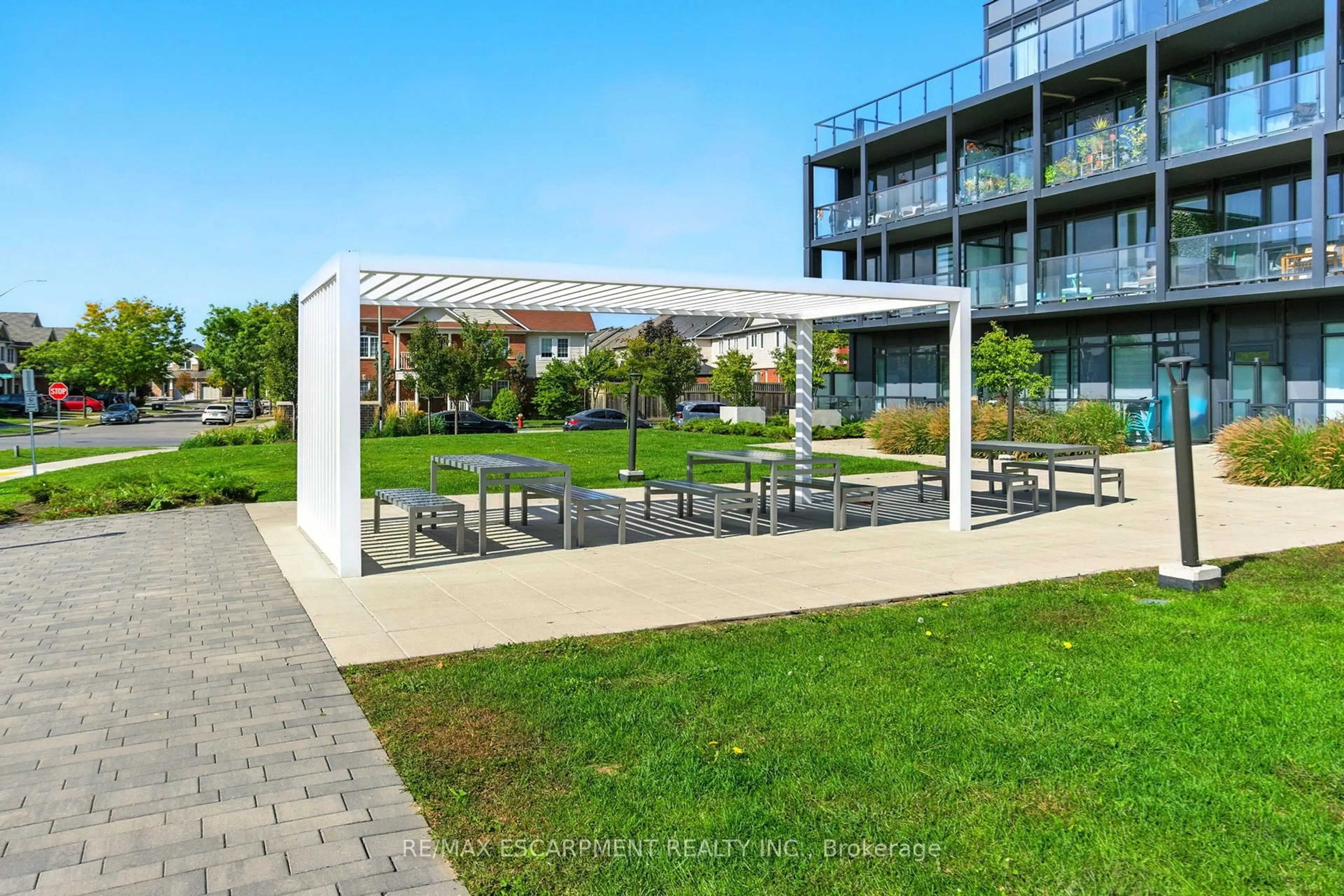 Patio, unknown for 3210 Dakota Common #A814, Burlington Ontario L7M 2A8