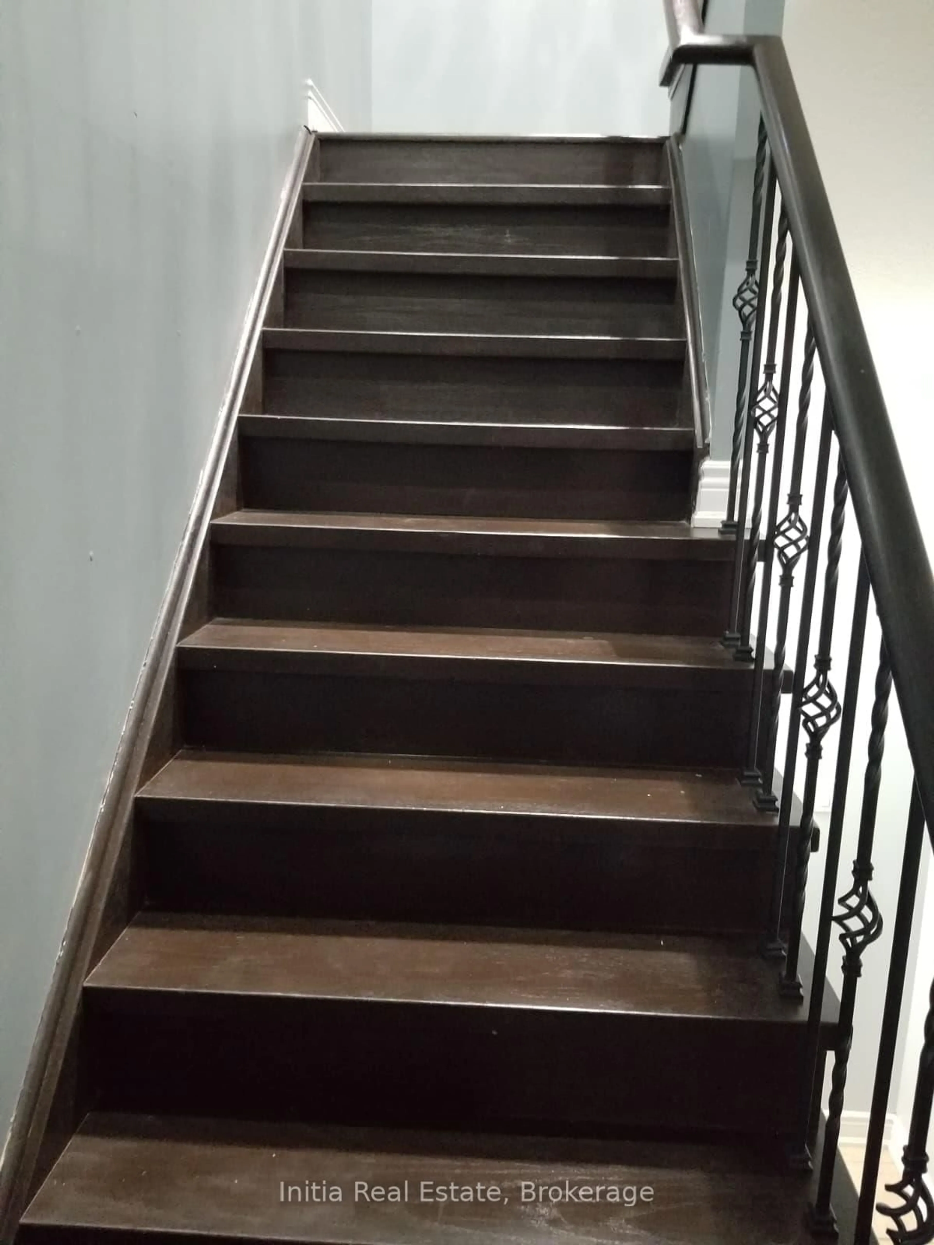 Stairs for 99 Connolly Cres, Brampton Ontario L6R 0G8