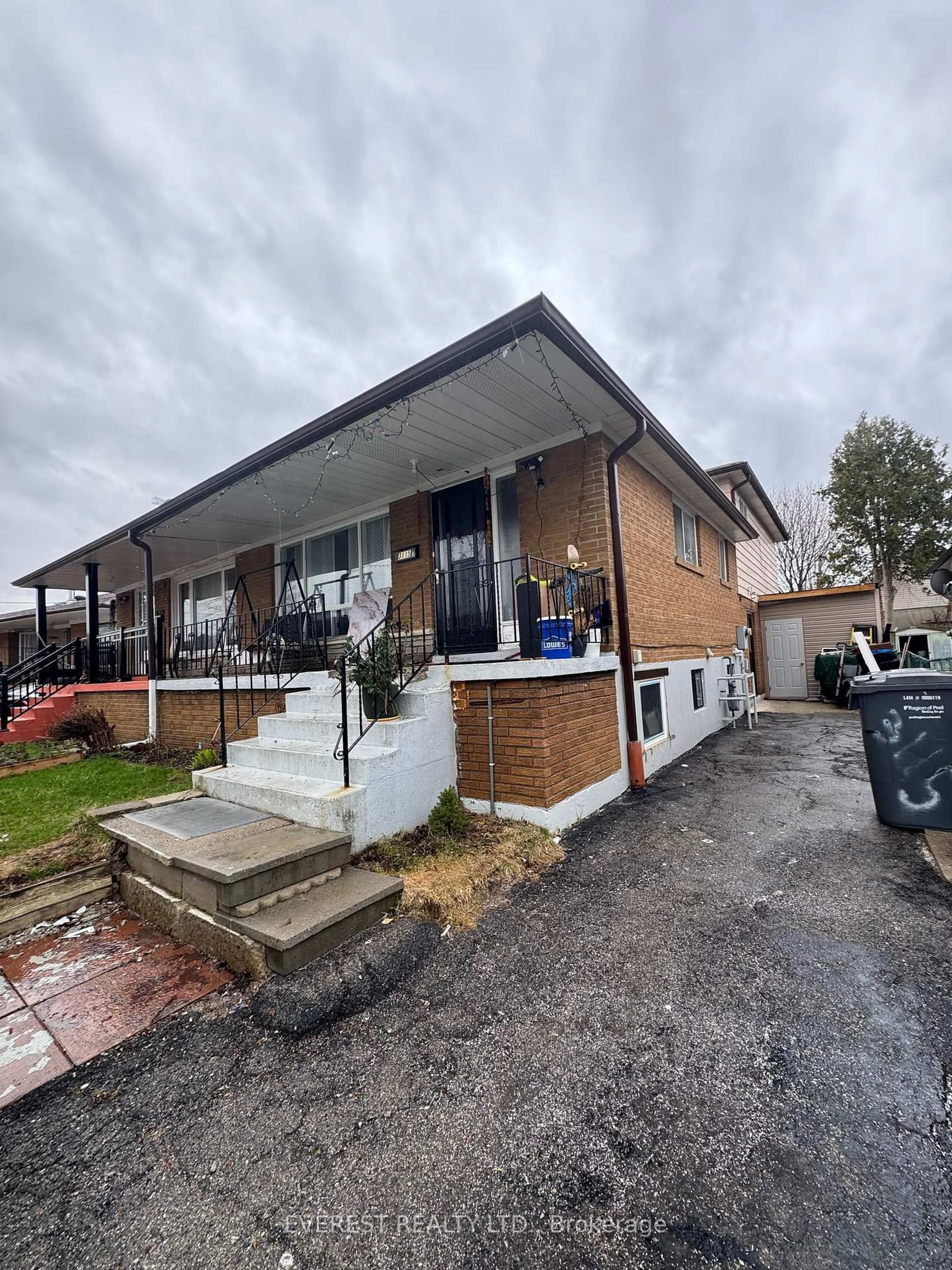 Home with brick exterior material, street for 3115 Mallbridge Cres, Mississauga Ontario L4T 2C5