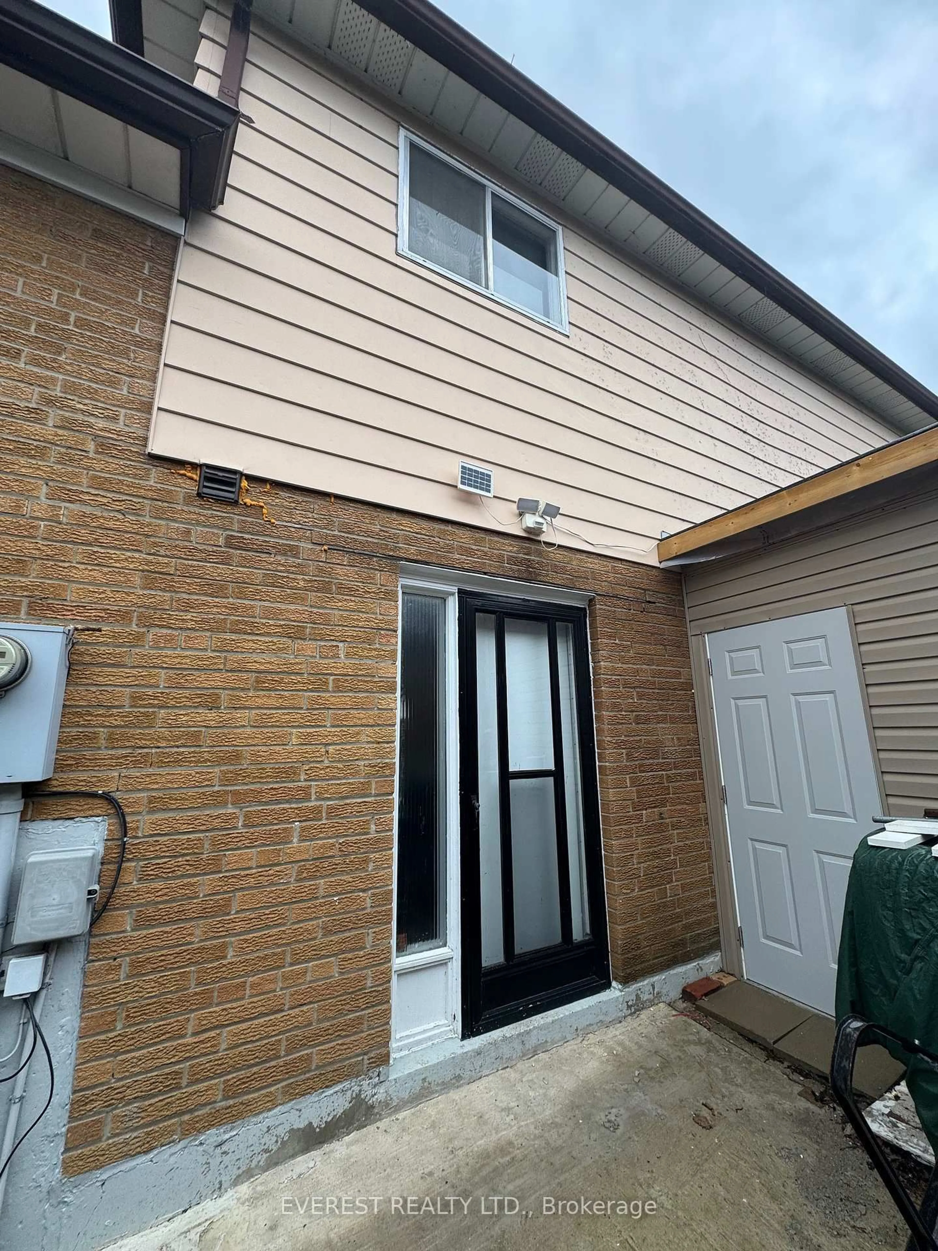 Unknown for 3115 Mallbridge Cres, Mississauga Ontario L4T 2C5