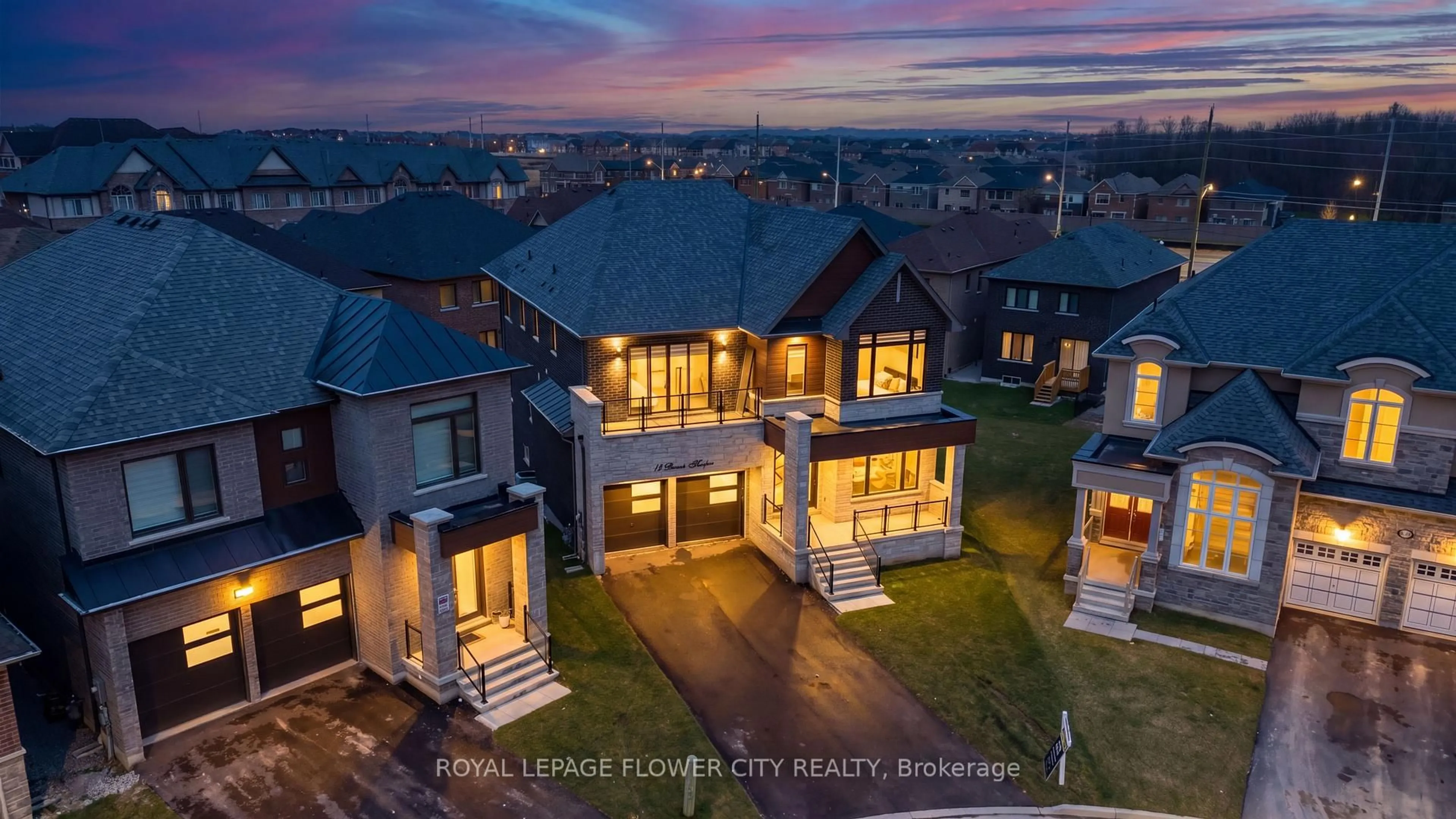 A pic from outside/outdoor area/front of a property/back of a property/a pic from drone, unknown for 13 Pearen Hts, Caledon Ontario L7C 4N4