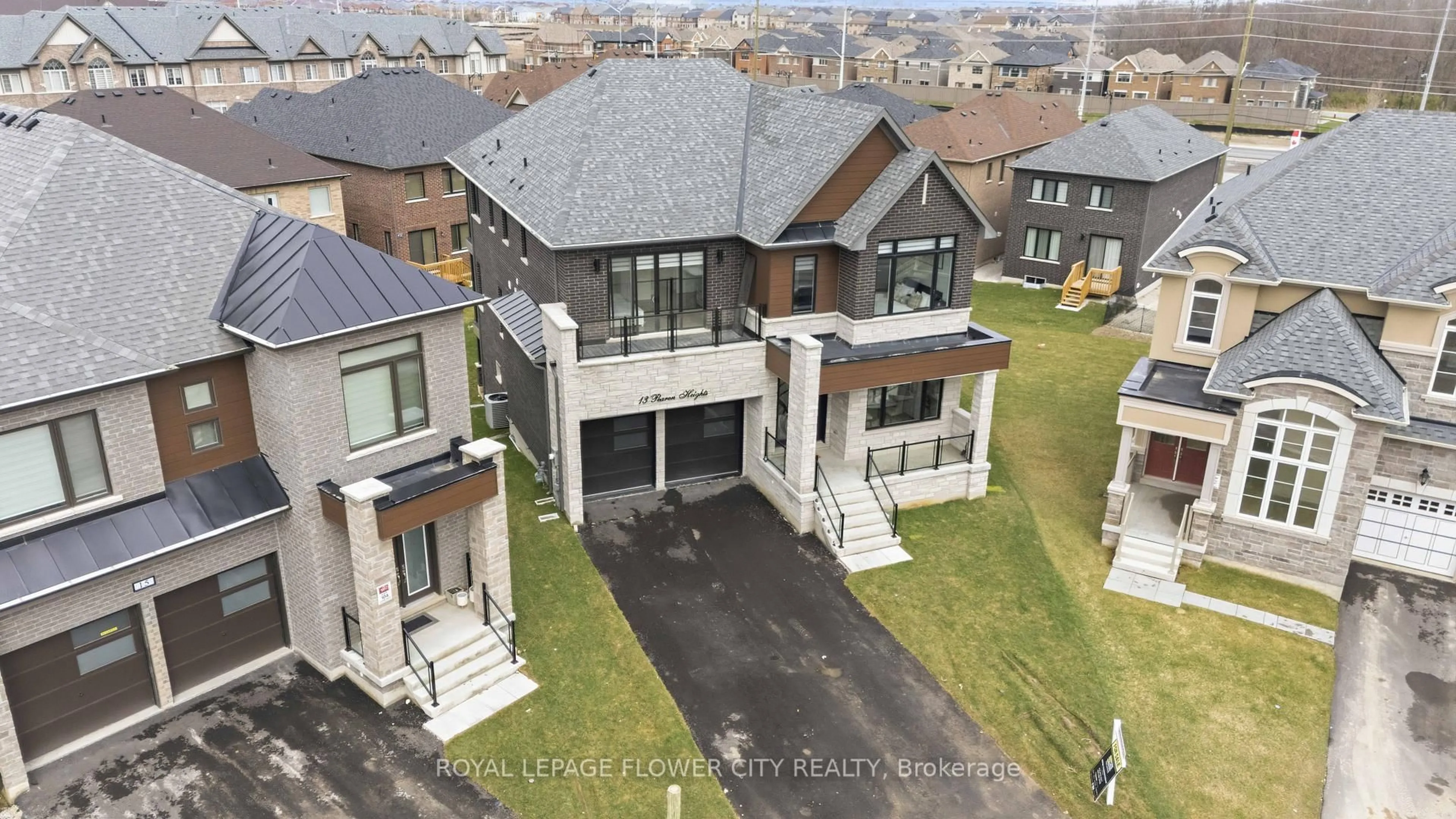 A pic from outside/outdoor area/front of a property/back of a property/a pic from drone, unknown for 13 Pearen Hts, Caledon Ontario L7C 4N4