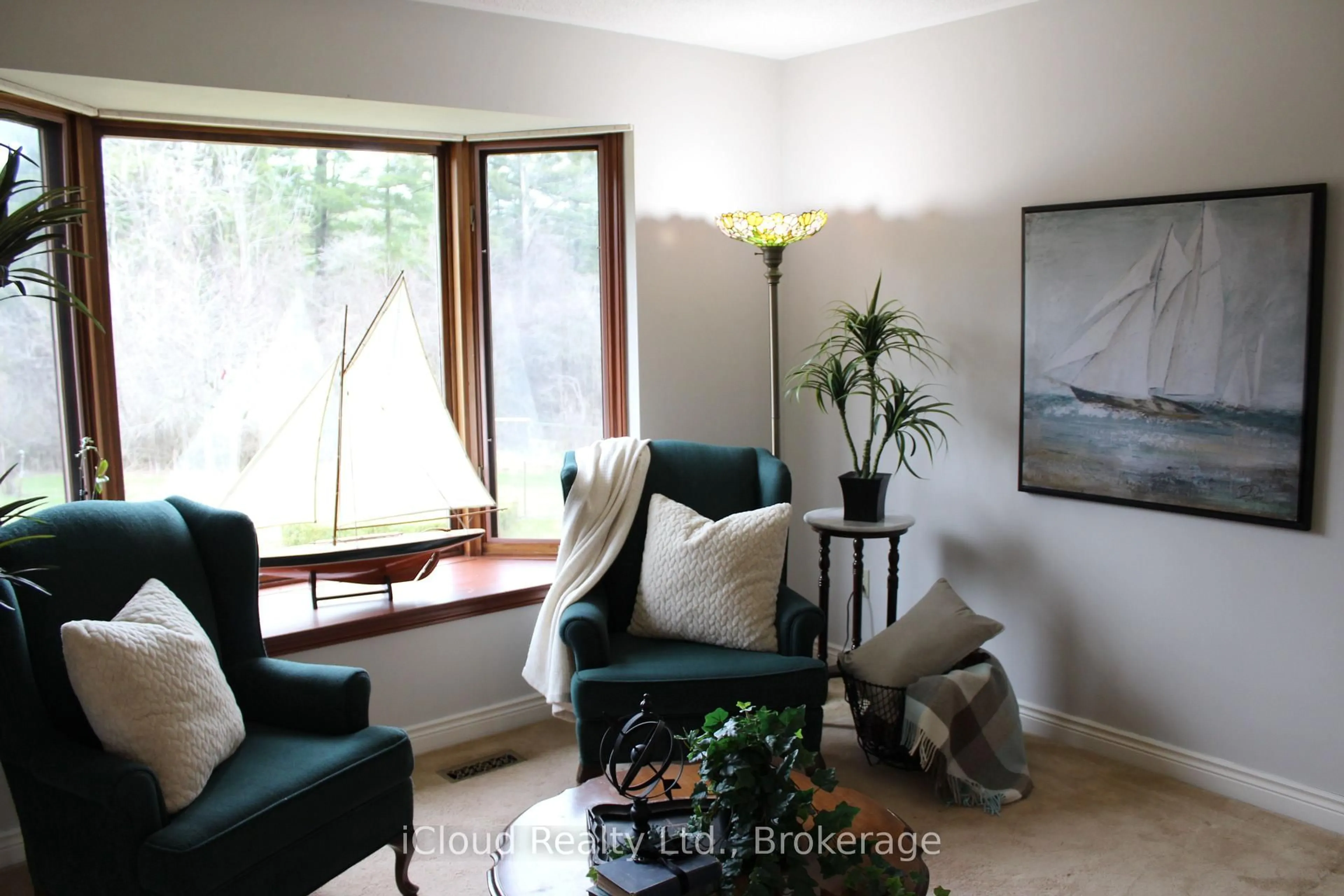 Living room with furniture, unknown for 4101 Campbellville Rd, Milton Ontario L0P 1B0