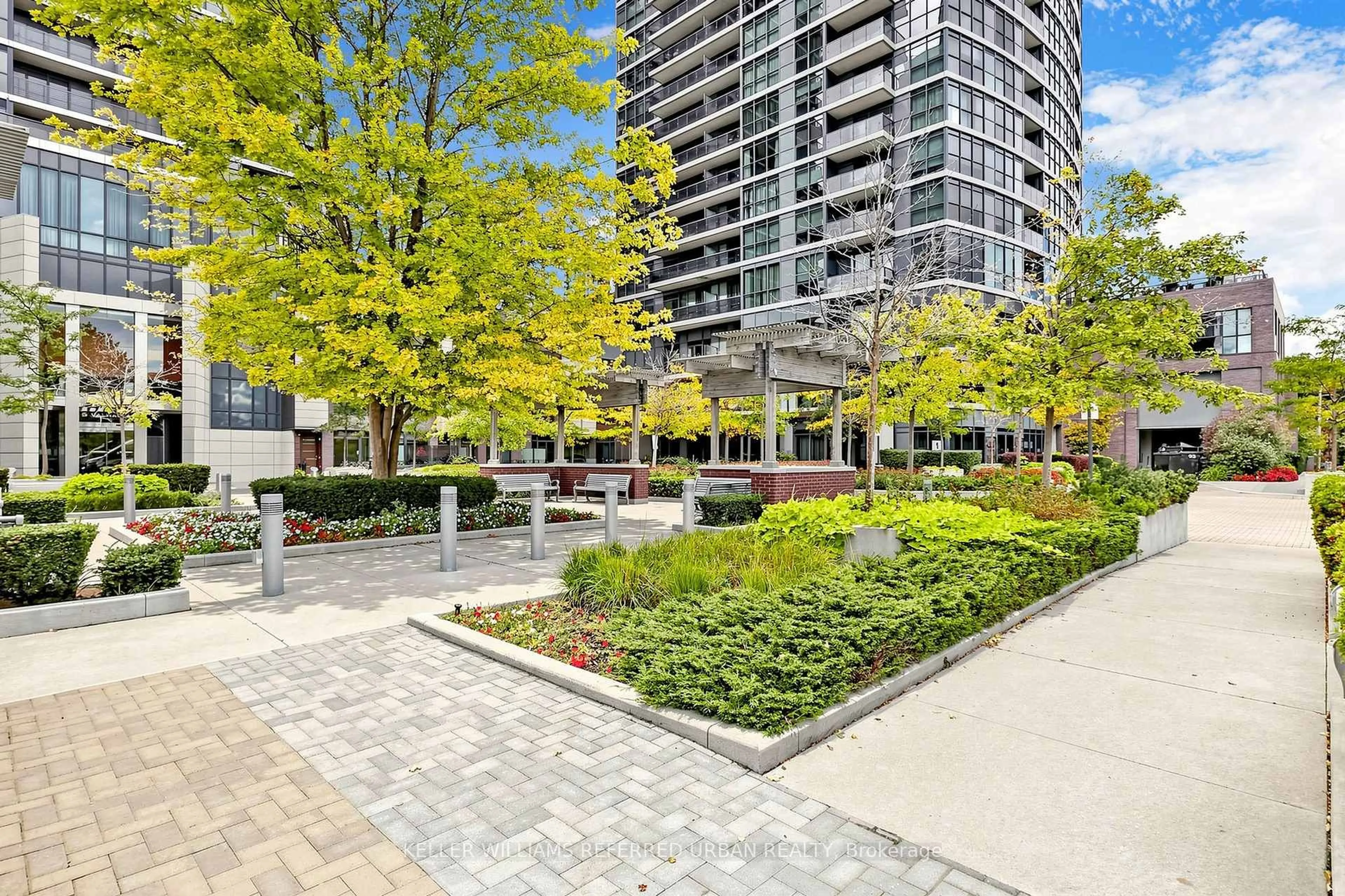 Patio, street for 9 Valhalla Inn Rd #1503, Toronto Ontario M9B 0B1