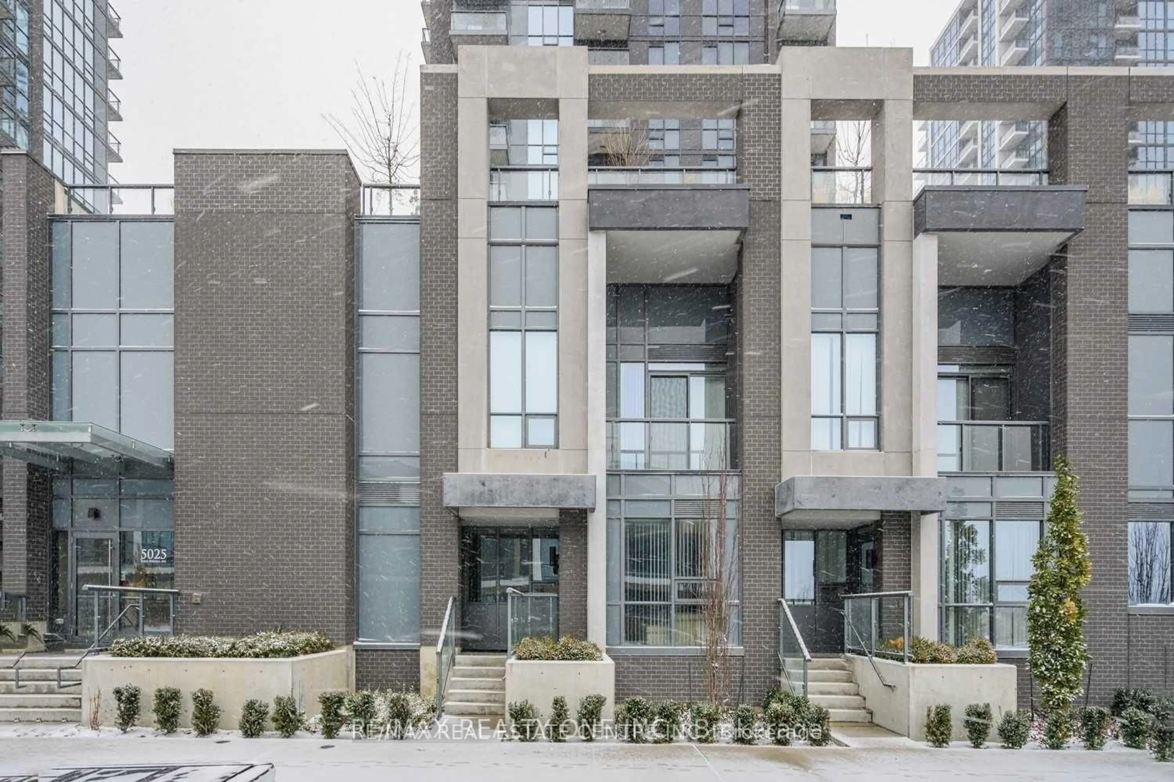 Unknown for 5025 Four Springs Ave #112, Mississauga Ontario L5R 0G5