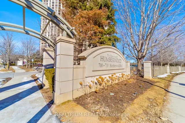 710 Humberwood Blvd #811, Toronto 2