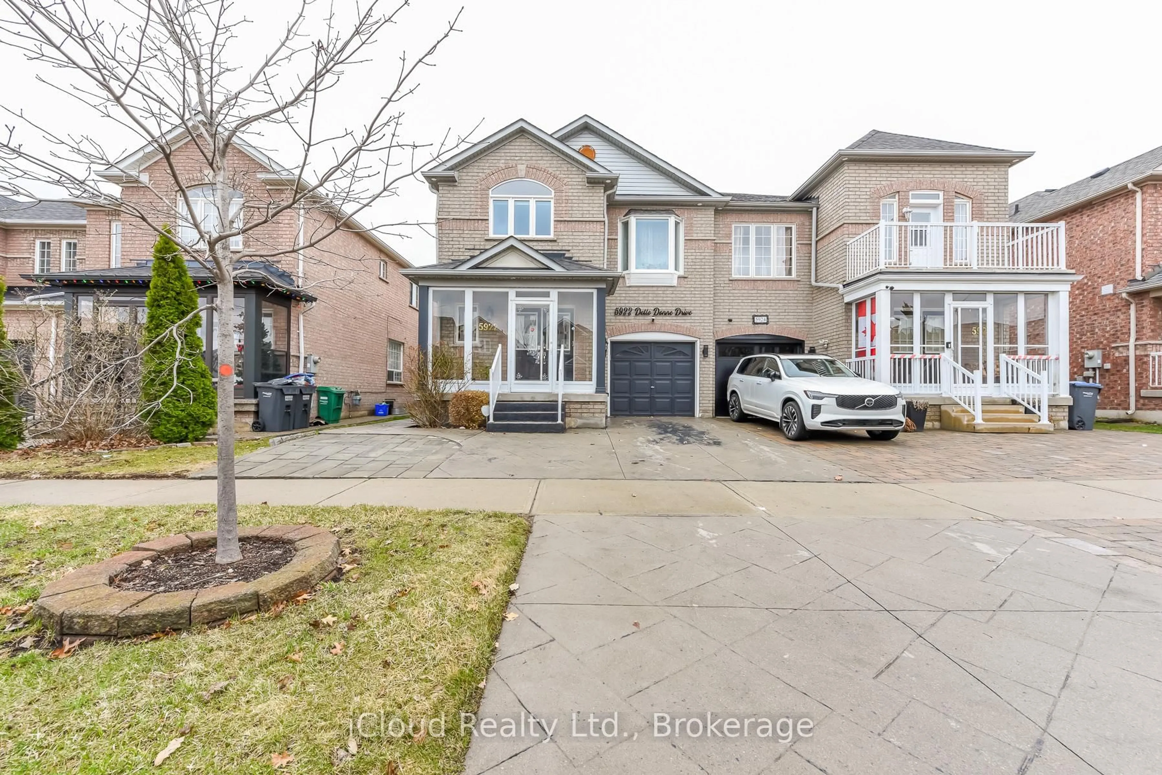 Home with brick exterior material, street for 5922 Delle Donne Dr, Mississauga Ontario L5M 7A3