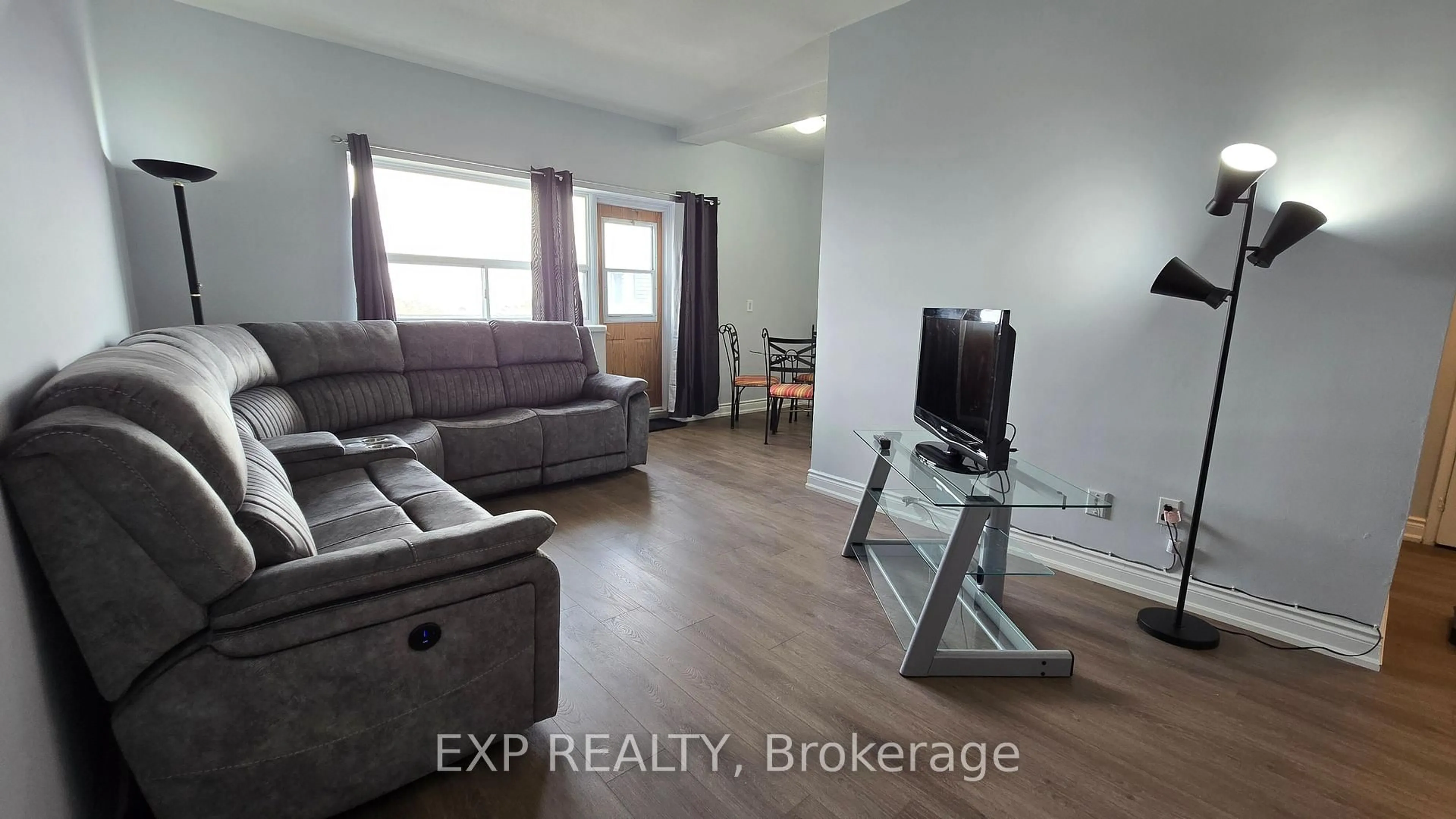 A pic of a room for 2485 Woking Cres #508, Mississauga Ontario L5K 1Z6