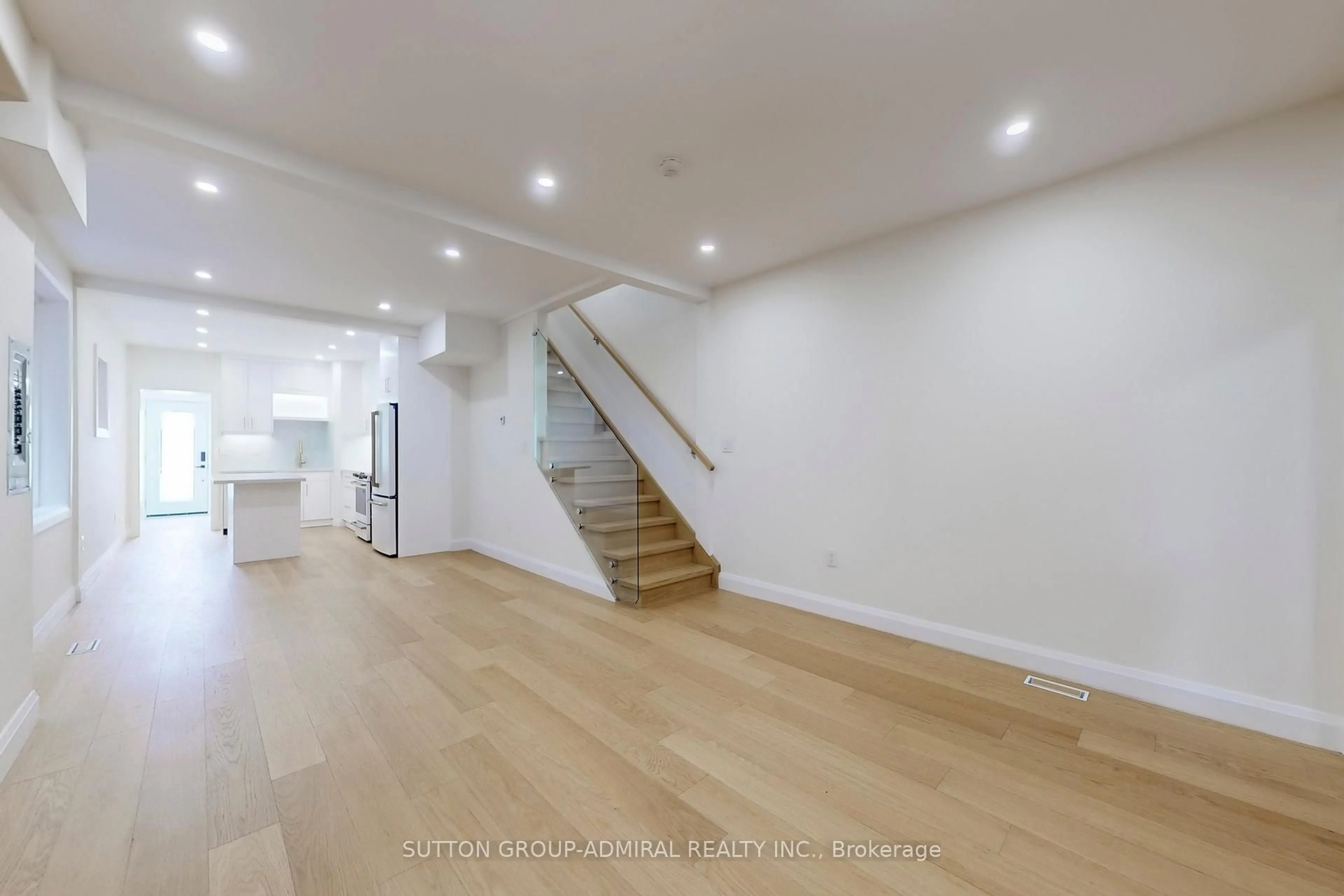 Unknown for 109 Fermanagh Ave, Toronto Ontario M6R 1M1