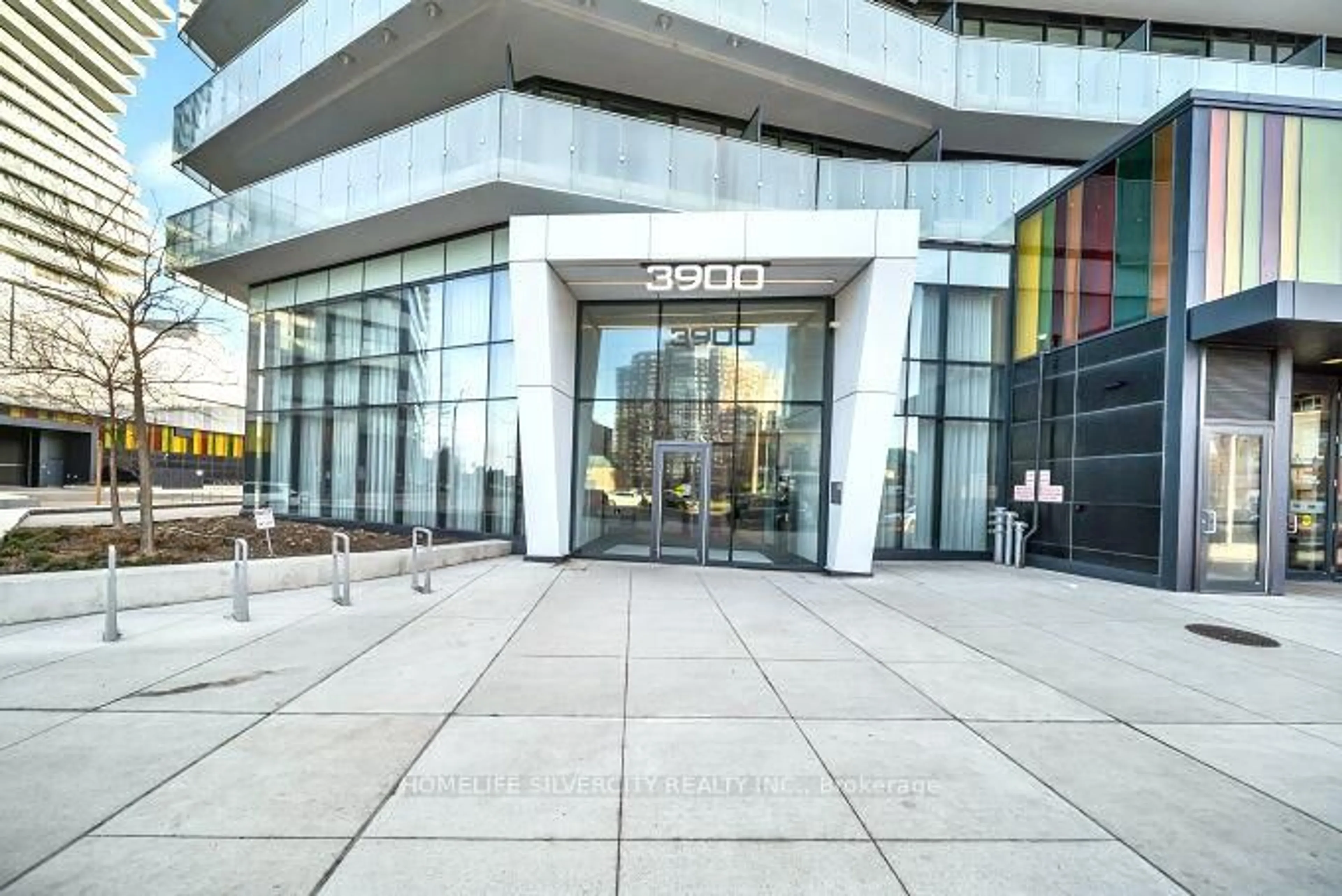 Indoor foyer for 3900 Confederation Pkwy #3908, Mississauga Ontario L5B 0M3
