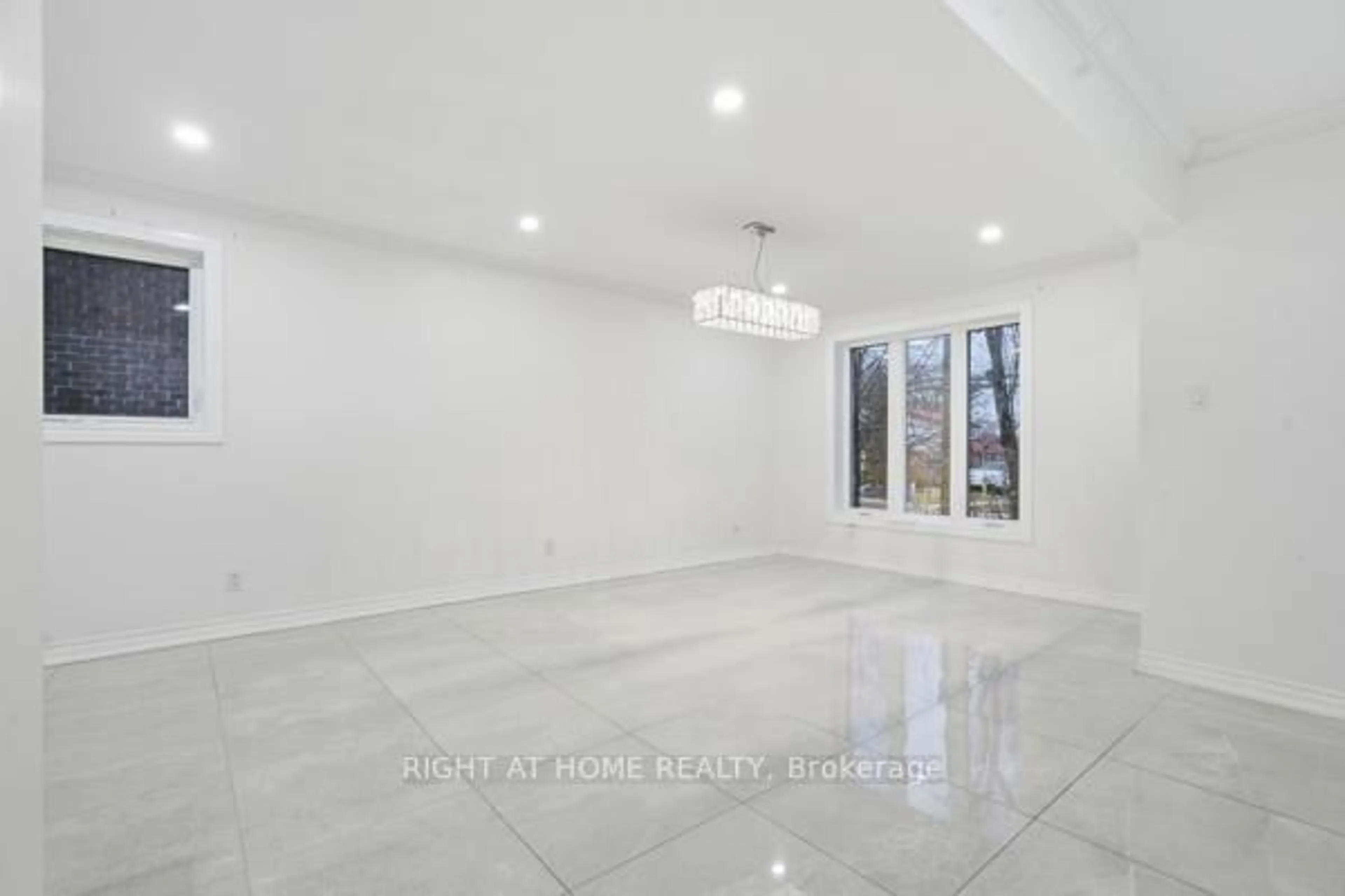 Unknown for 200 Gary Dr, Toronto Ontario M9N 2M4