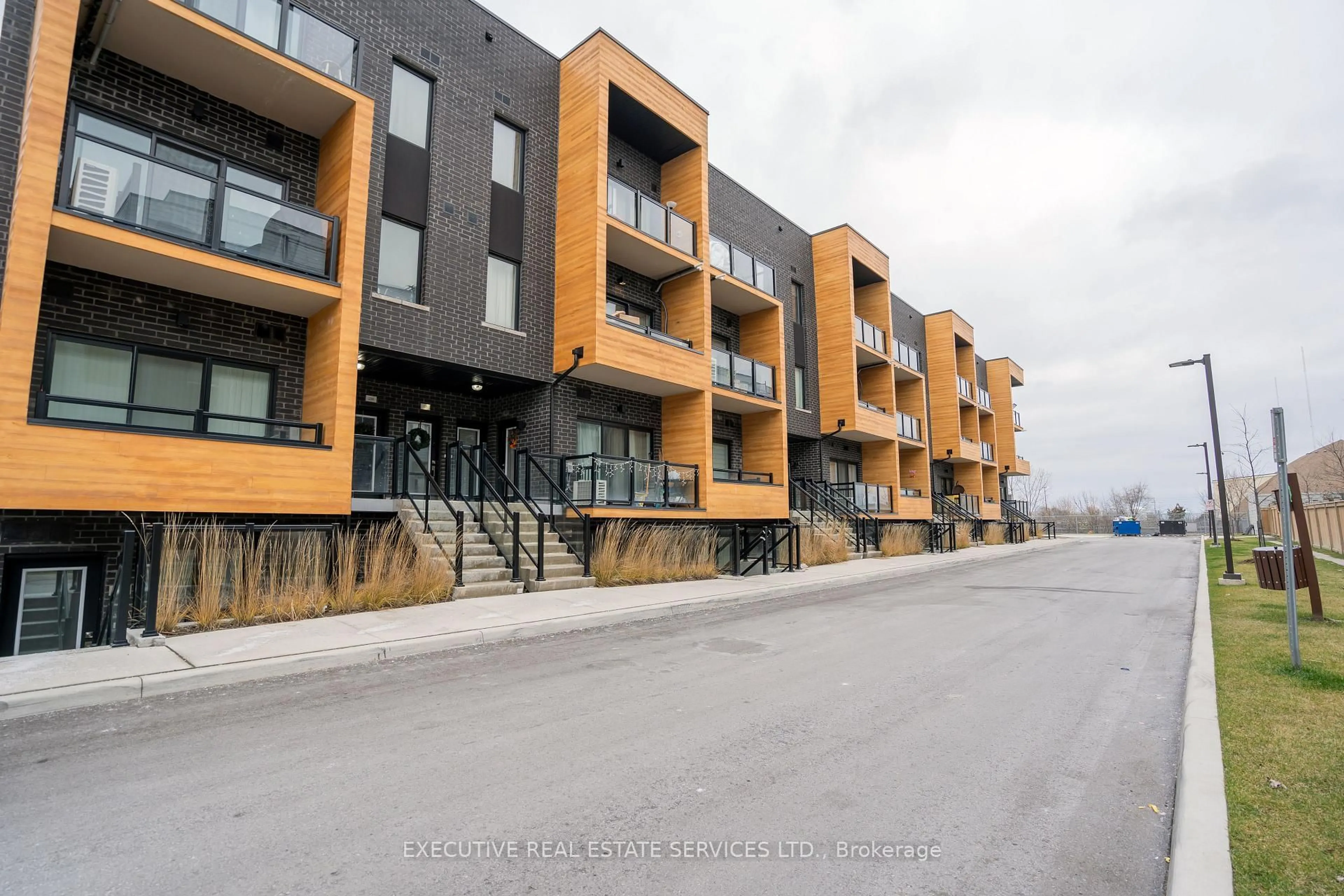 Unknown for 1145 Journeyman Lane #226, Mississauga Ontario L5J 0B5