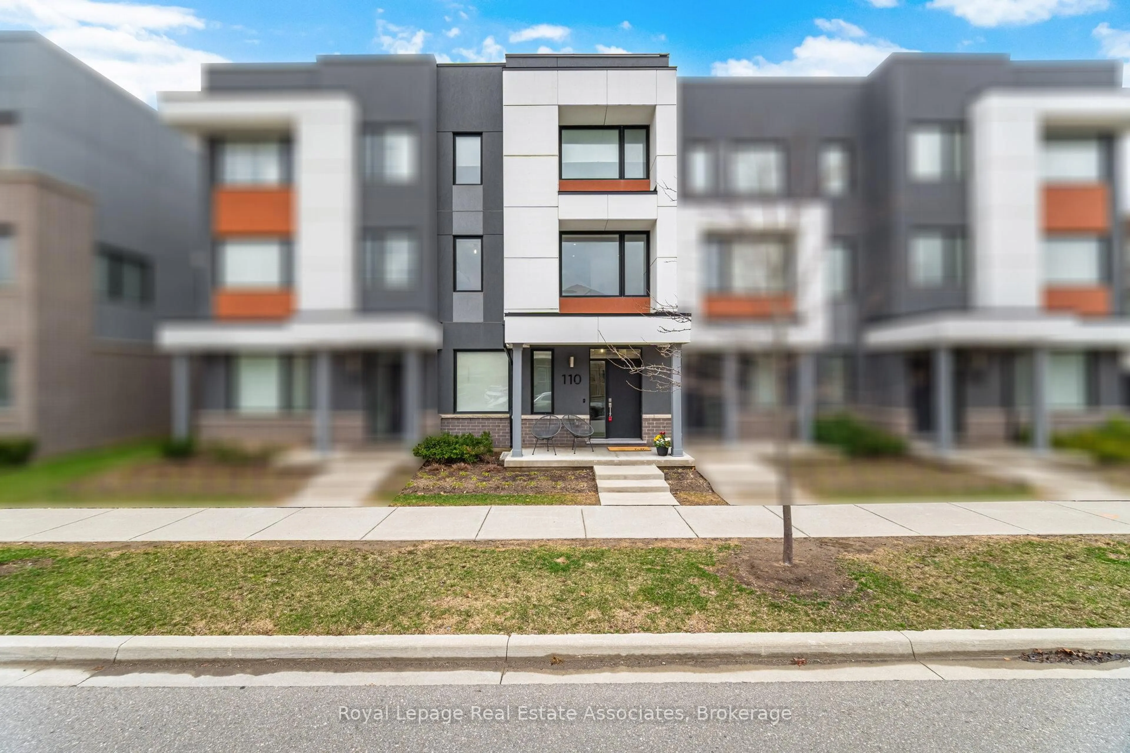 Unknown for 110 HUGUENOT Rd, Oakville Ontario L6H 0J6