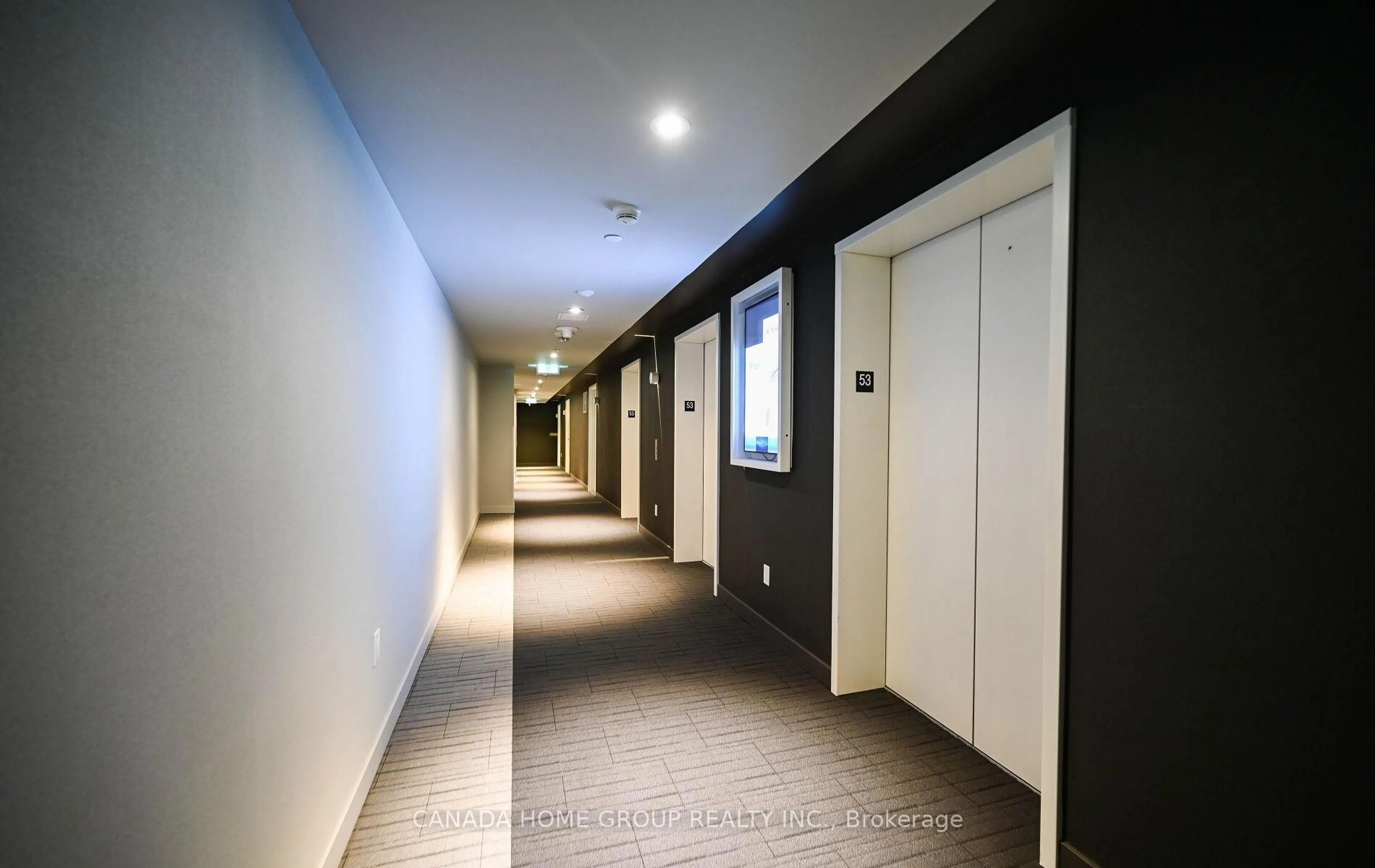 Indoor foyer for 3900 Confederation Pkwy #5310, Mississauga Ontario L5B 0M3