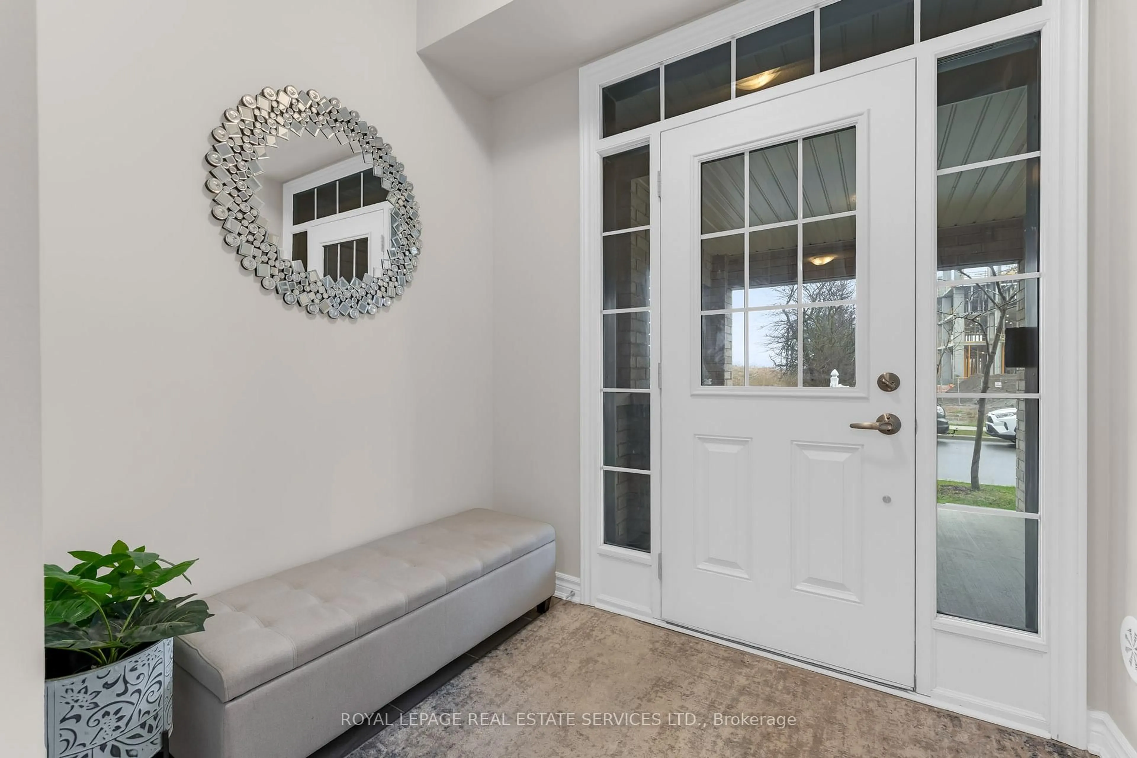 Indoor entryway for 1238 Restivo Lane, Milton Ontario L9T 2X5