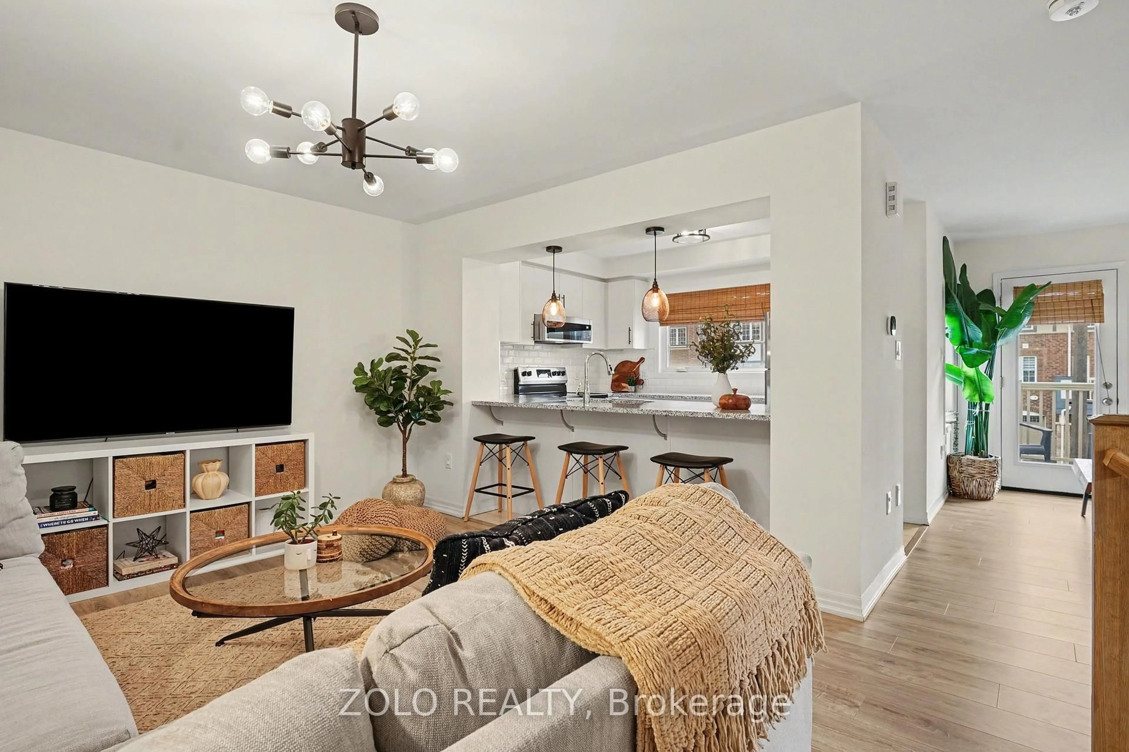 Open concept kitchen, wood/laminate floor for 137 Christopher Rd, Oakville Ontario L6H 0X9