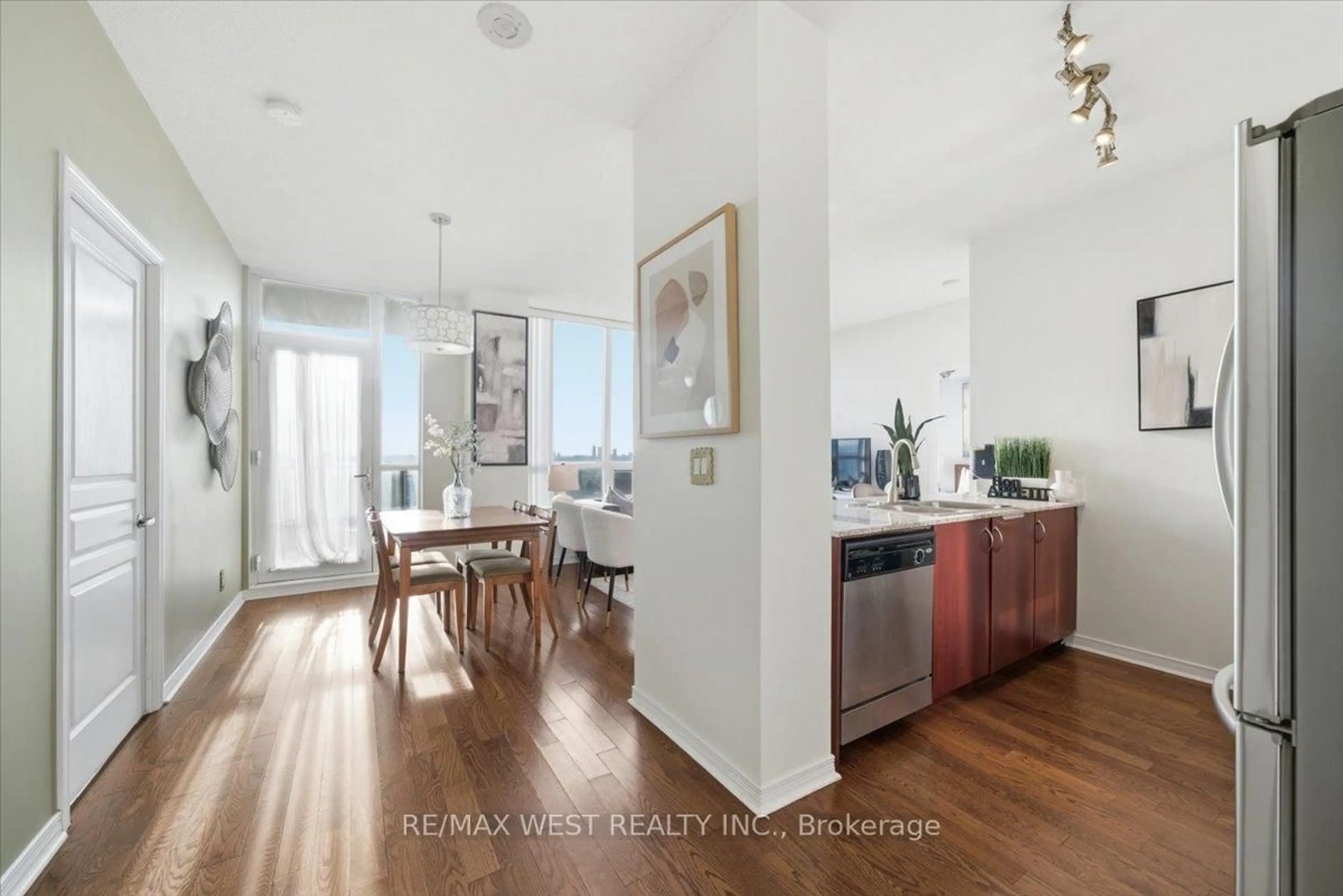 Unknown for 2240 Lake Shore Blvd #3302, Toronto Ontario M8V 0B1