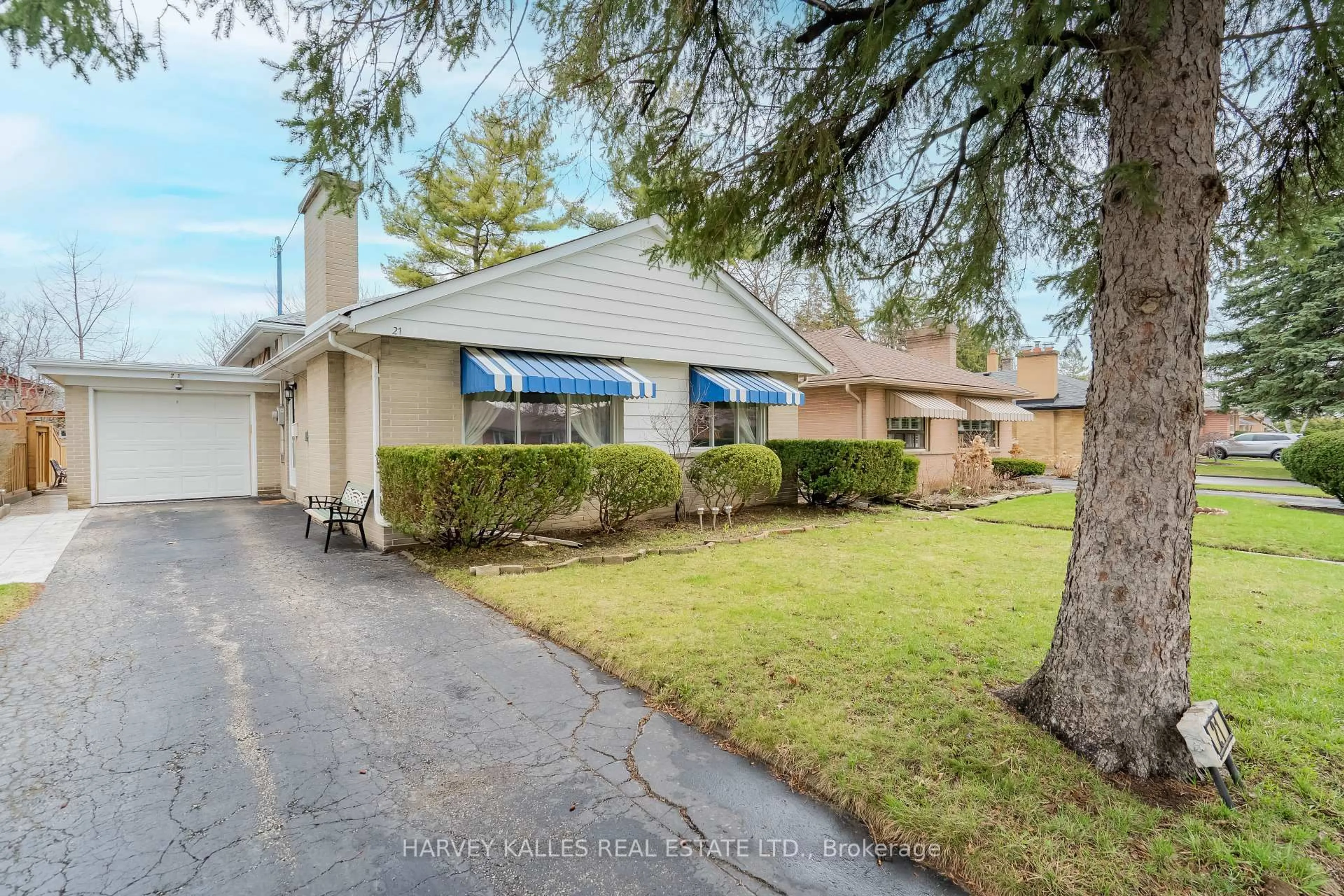 Home with vinyl exterior material, street for 21 Barford Rd, Toronto Ontario M9W 4H3