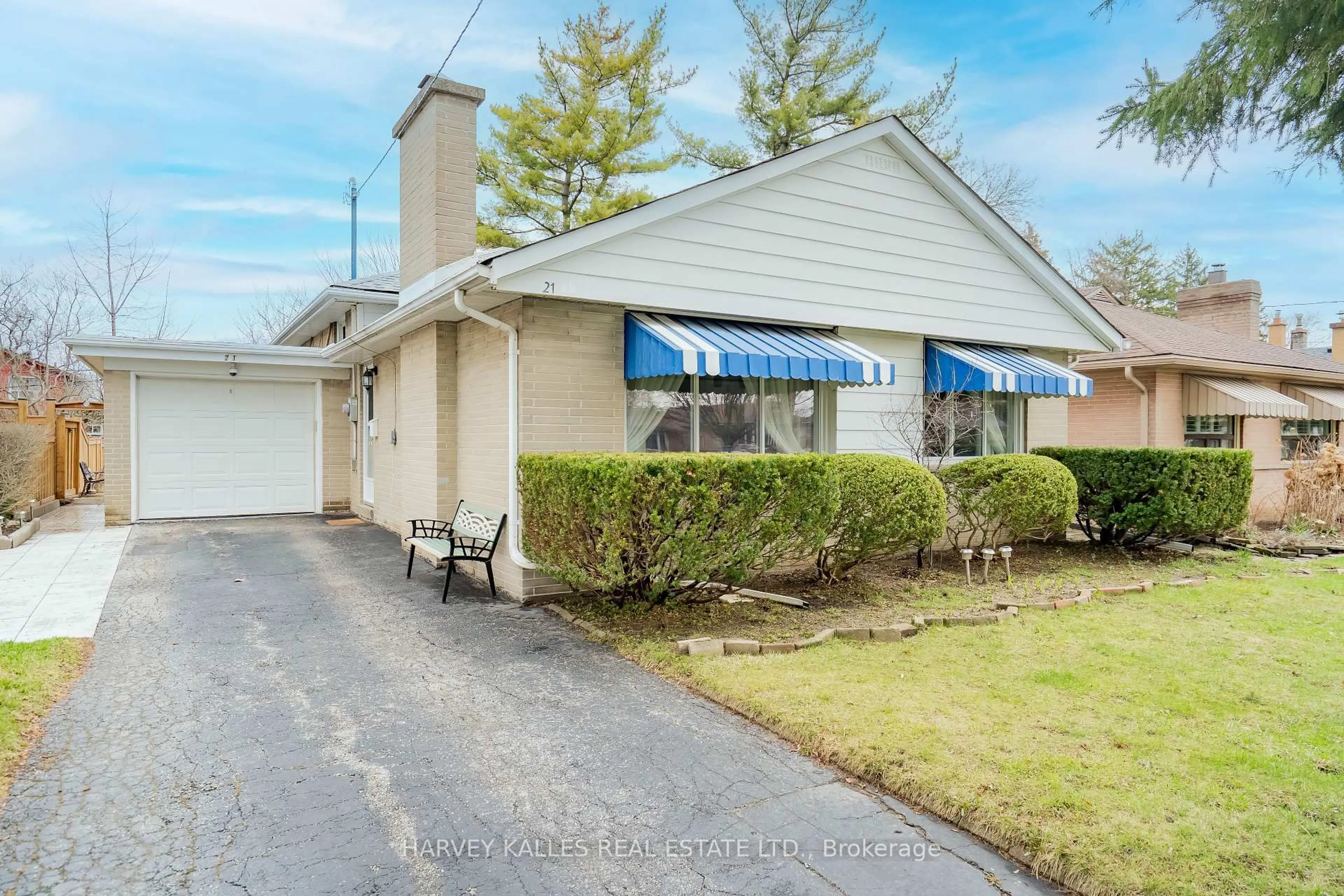 Home with vinyl exterior material, street for 21 Barford Rd, Toronto Ontario M9W 4H3