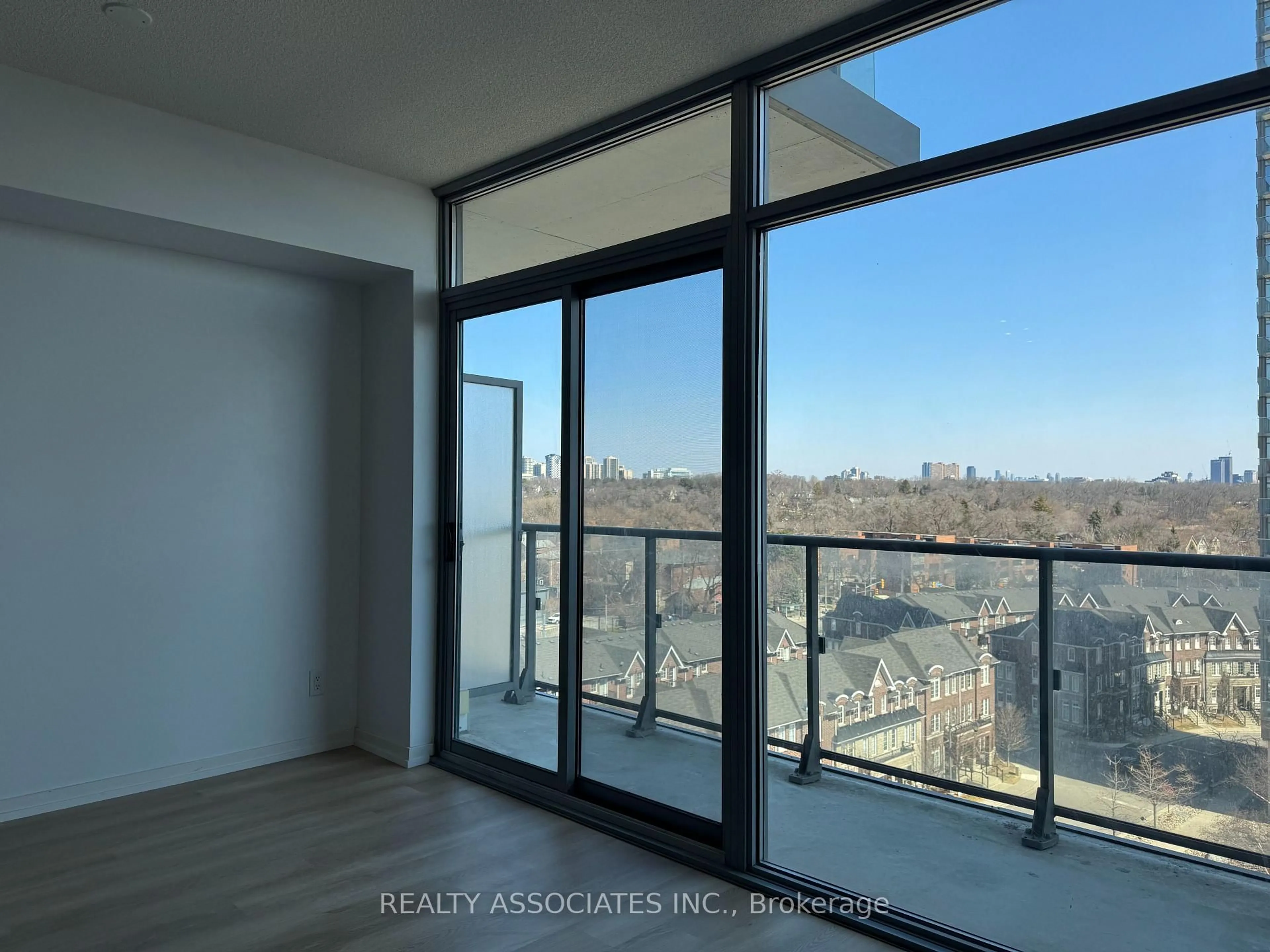 A pic of a room for 105 The Queensway Way #813, Toronto Ontario M6S 5B5