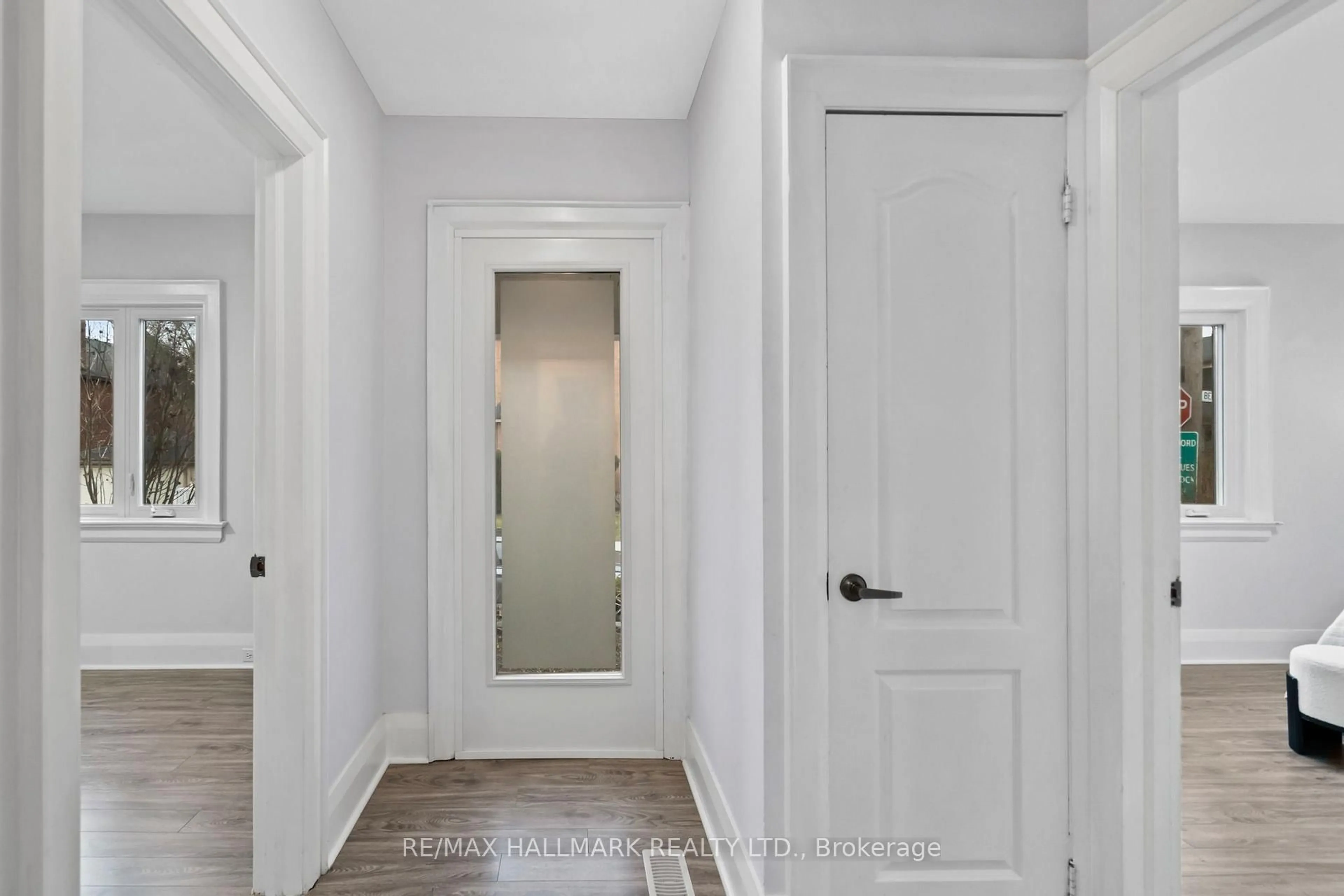 Indoor entryway for 431 Beresford Ave, Toronto Ontario M6S 3B6