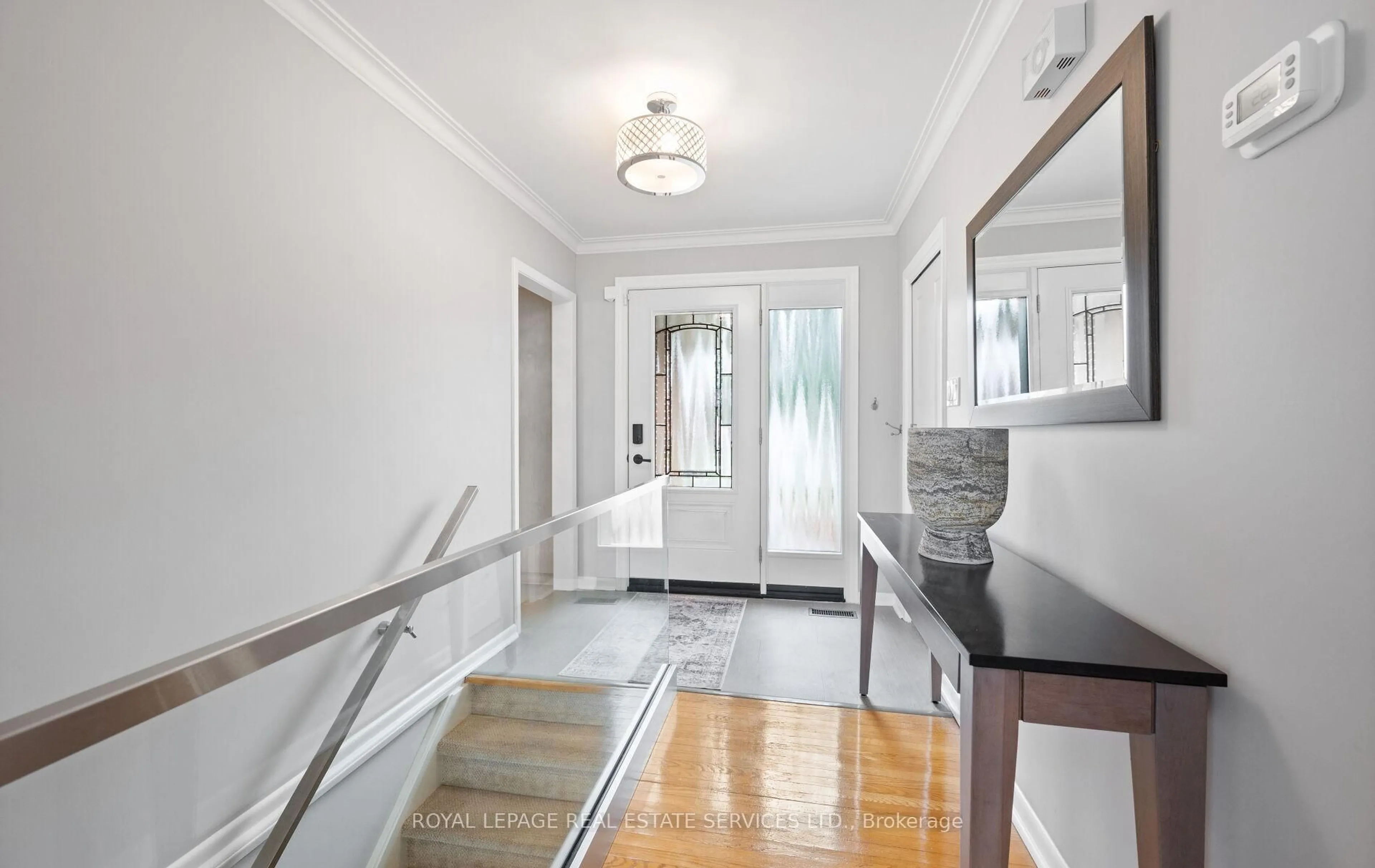 Indoor entryway for 22 Arbroath Cres, Toronto Ontario M9C 2T1