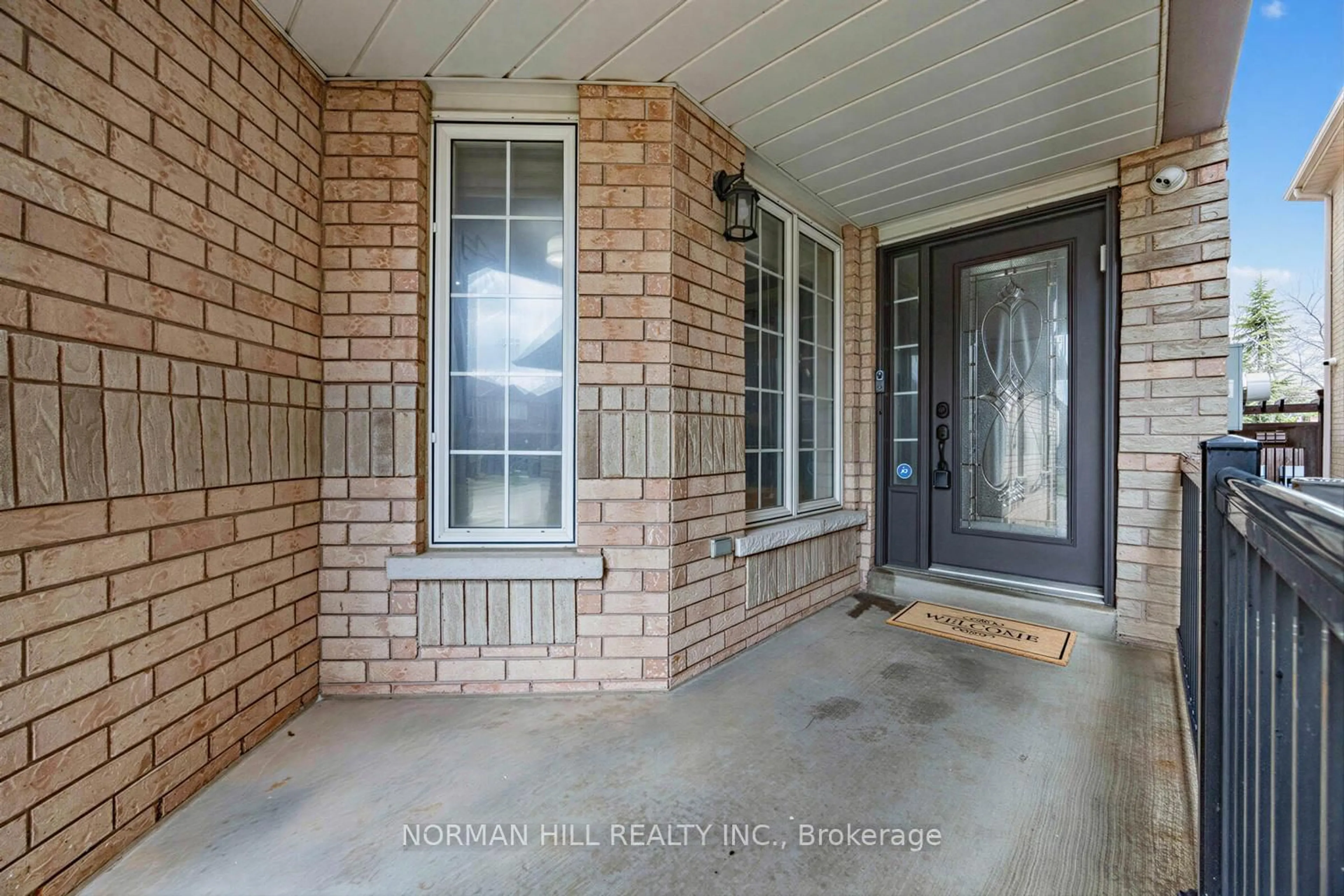 Indoor entryway for 93 Humbershed Cres, Caledon Ontario L7E 2X4