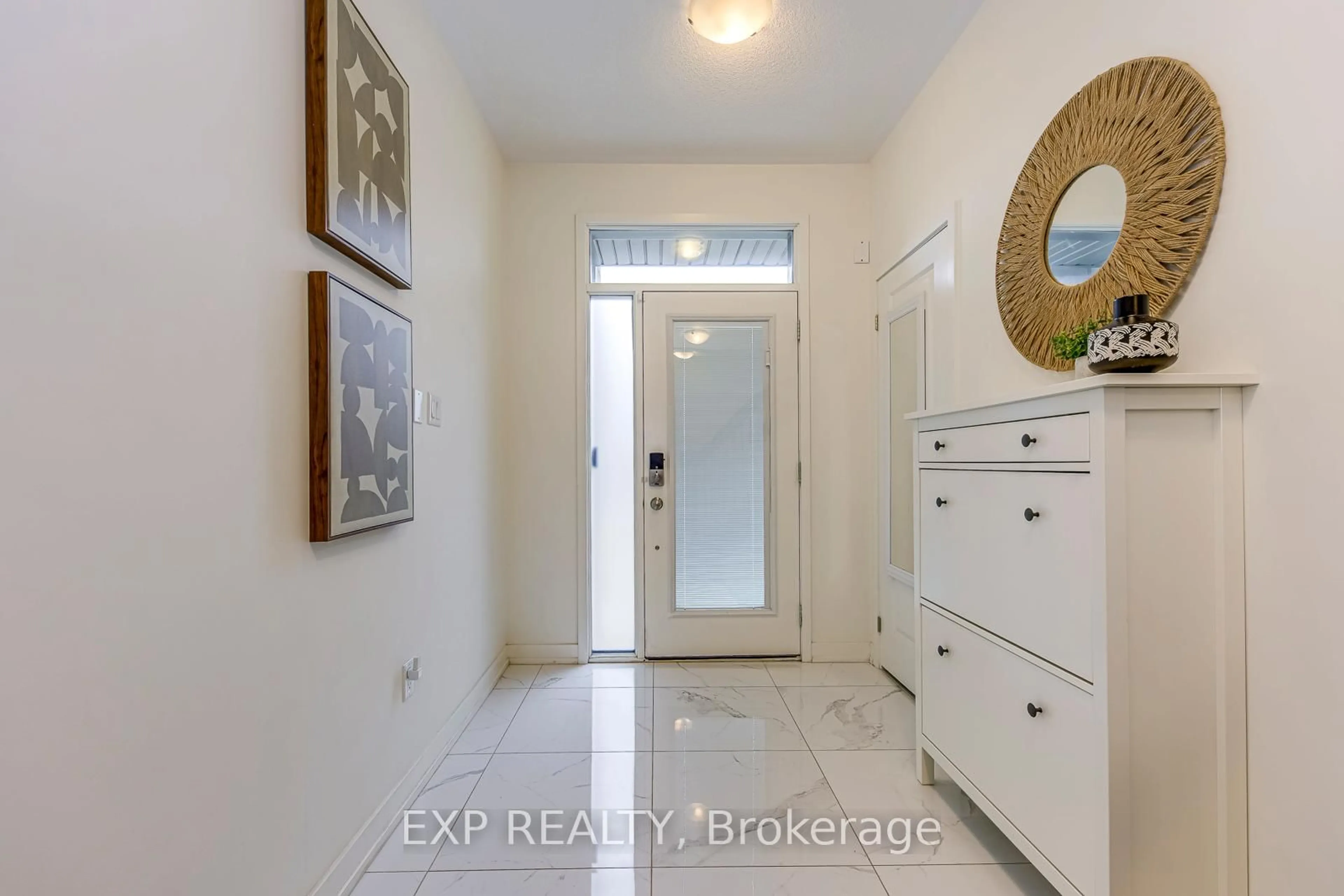 Indoor entryway for 3075 Ernest Appelbe Blvd, Oakville Ontario L6H 0M1