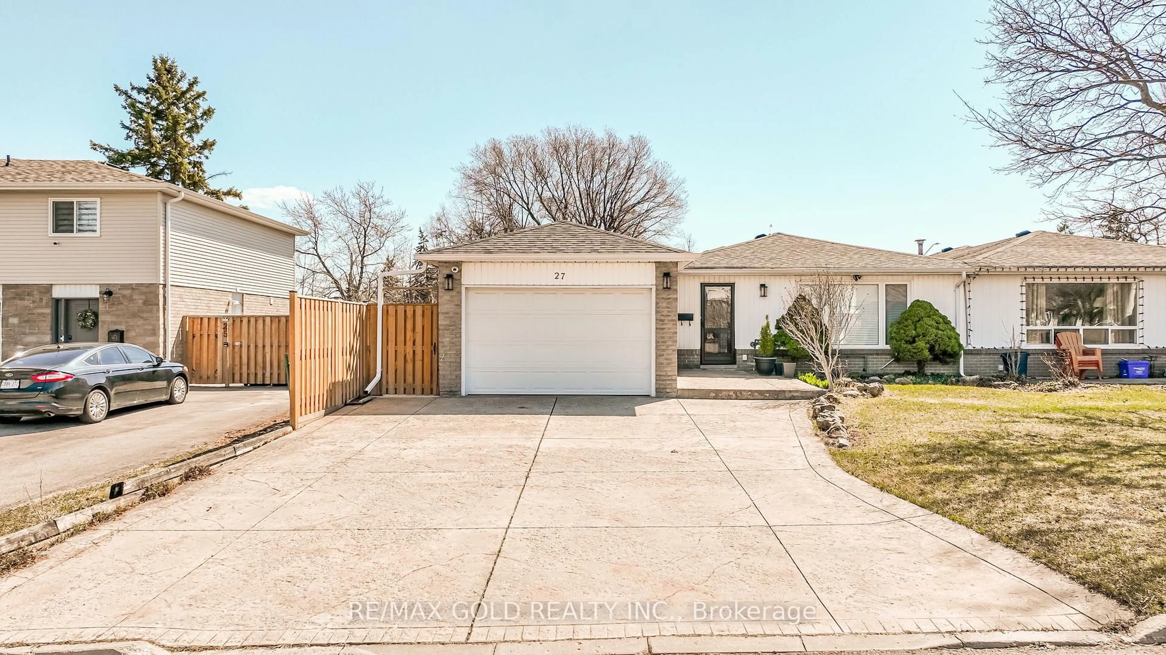 Unknown for 27 Davenport Cres, Brampton Ontario L6T 3L5