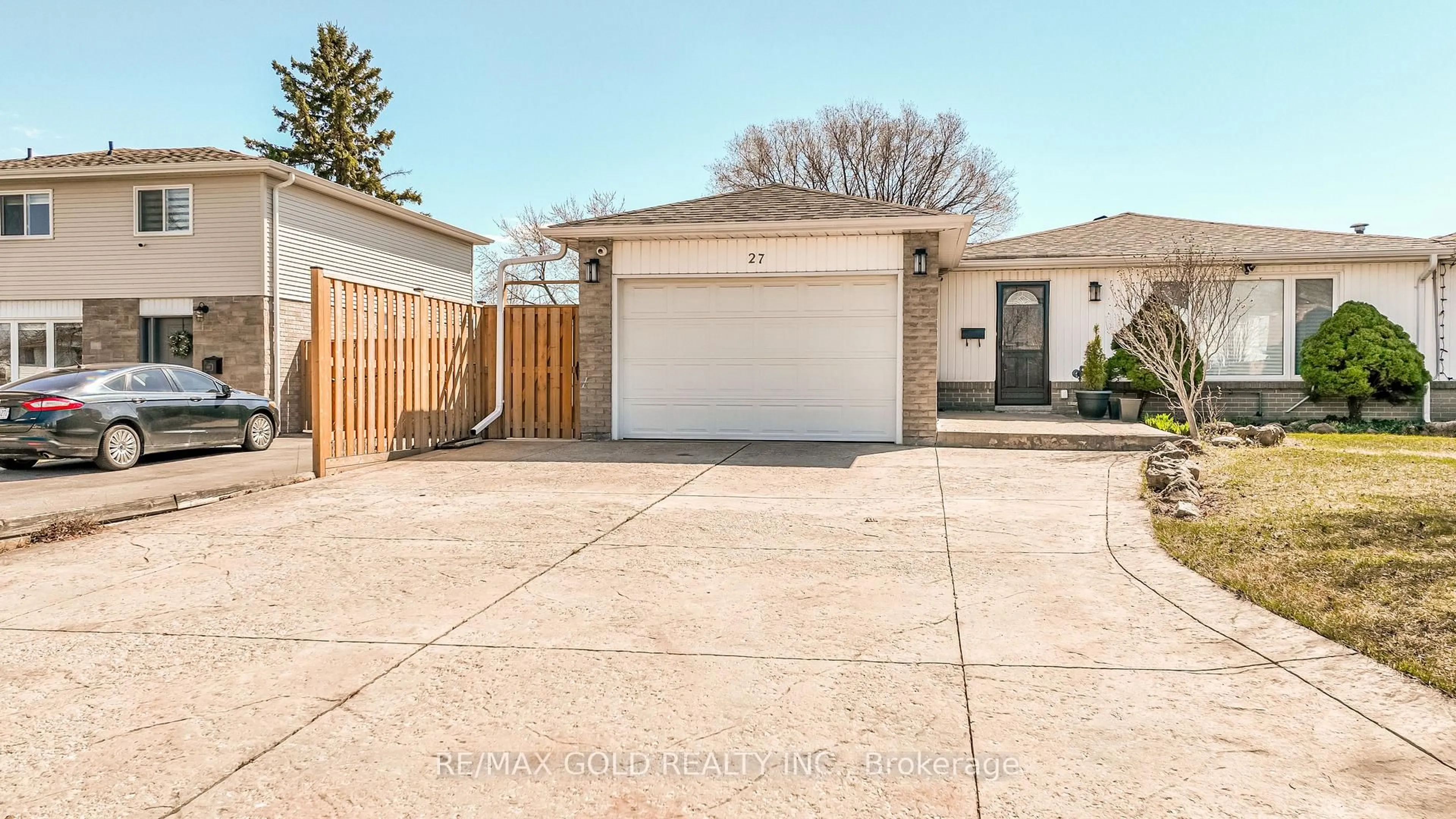 Unknown for 27 Davenport Cres, Brampton Ontario L6T 3L5