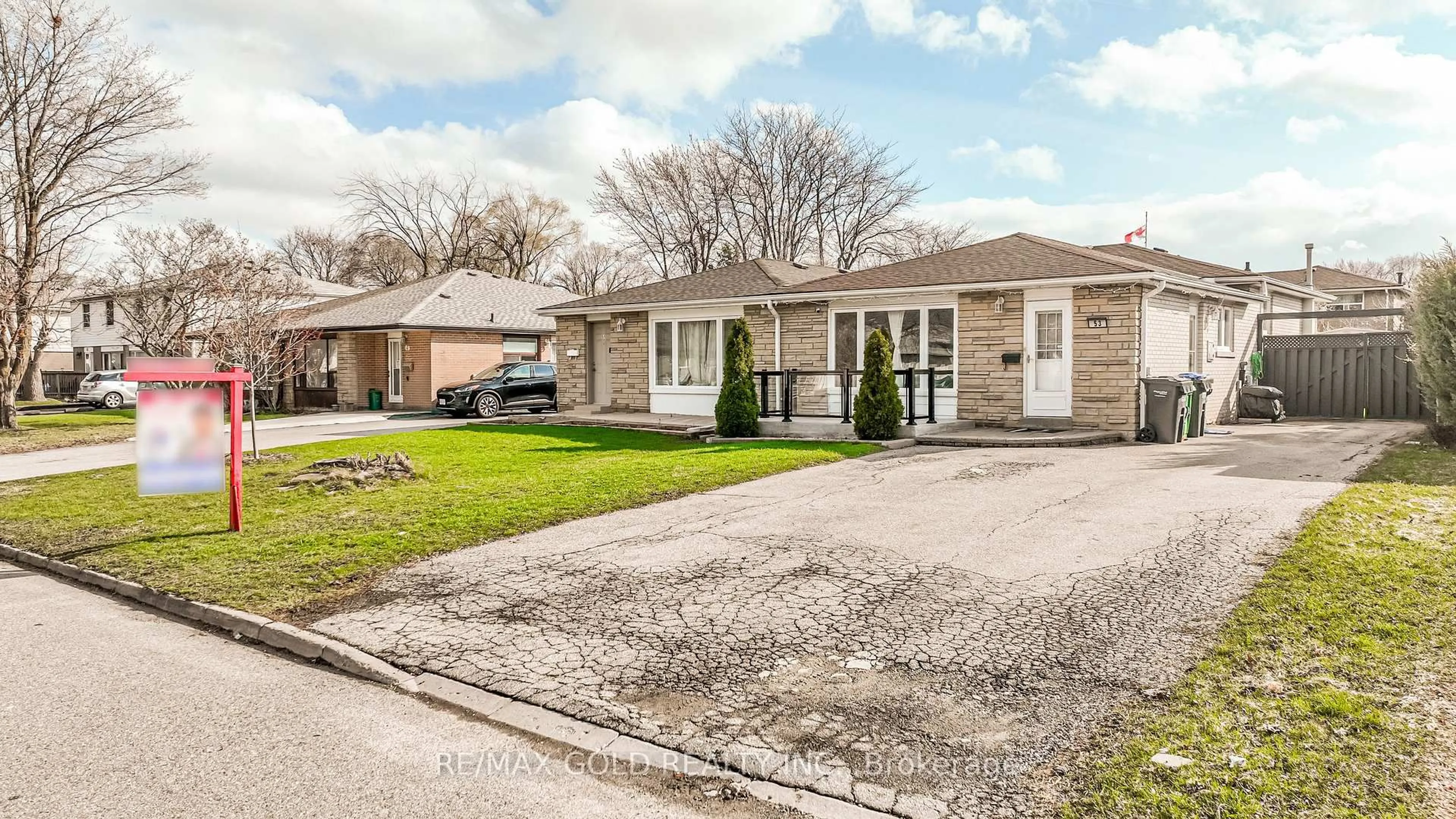 Home with brick exterior material, street for 53 Davenport Cres, Brampton Ontario L6T 3L5