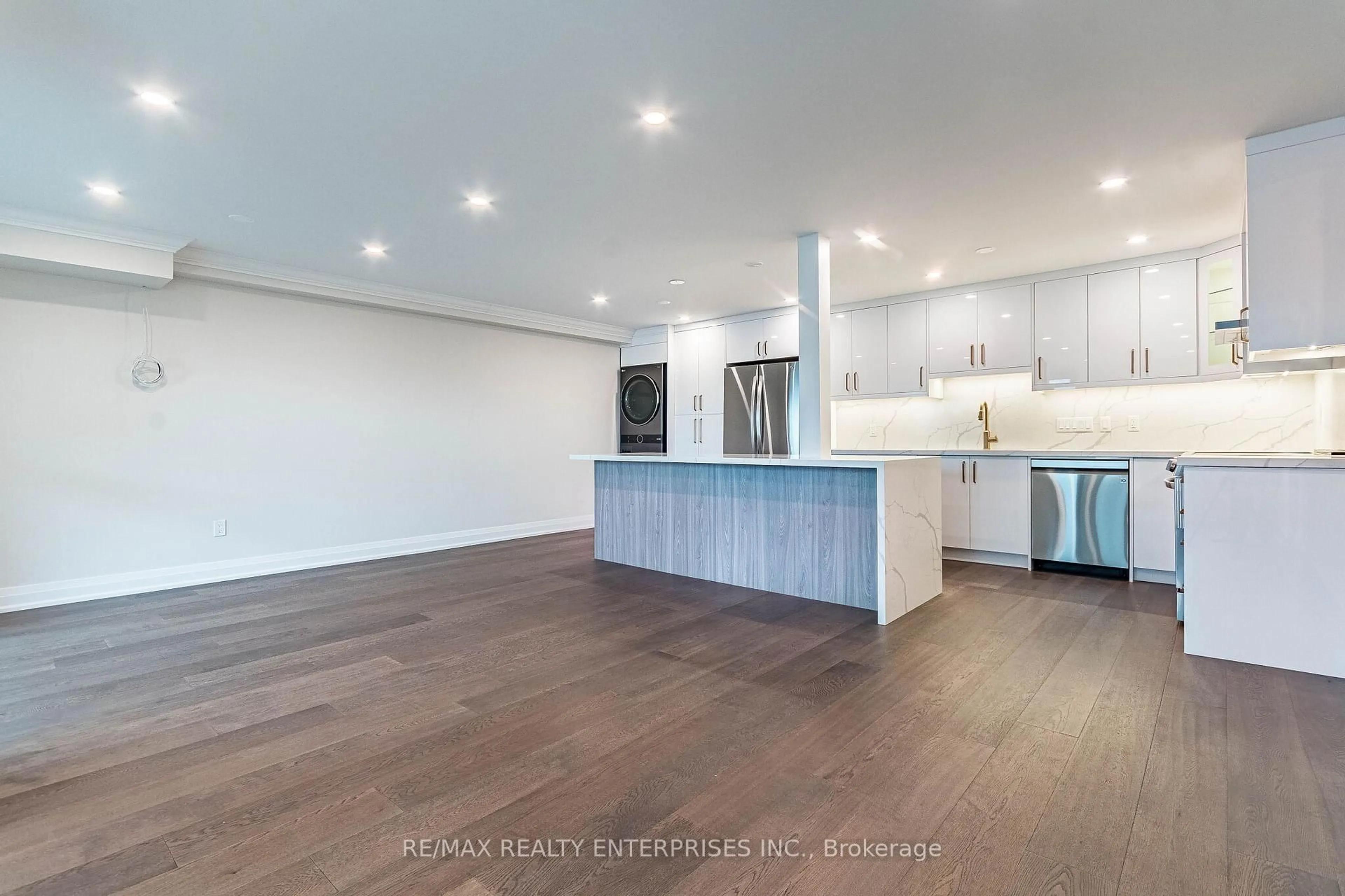 Open concept kitchen, unknown for 50 Elm Dr #605, Mississauga Ontario L5A 3X2