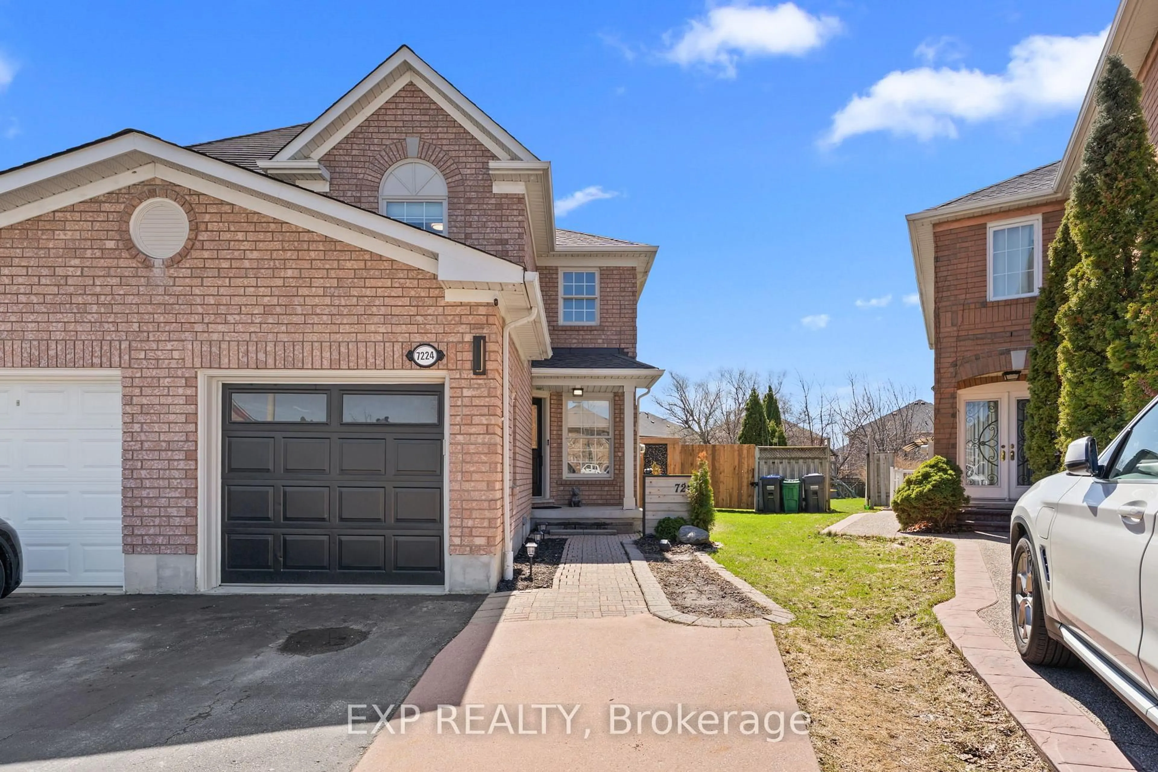 Home with brick exterior material, street for 7224 Visor Gate, Mississauga Ontario L5N 8B5