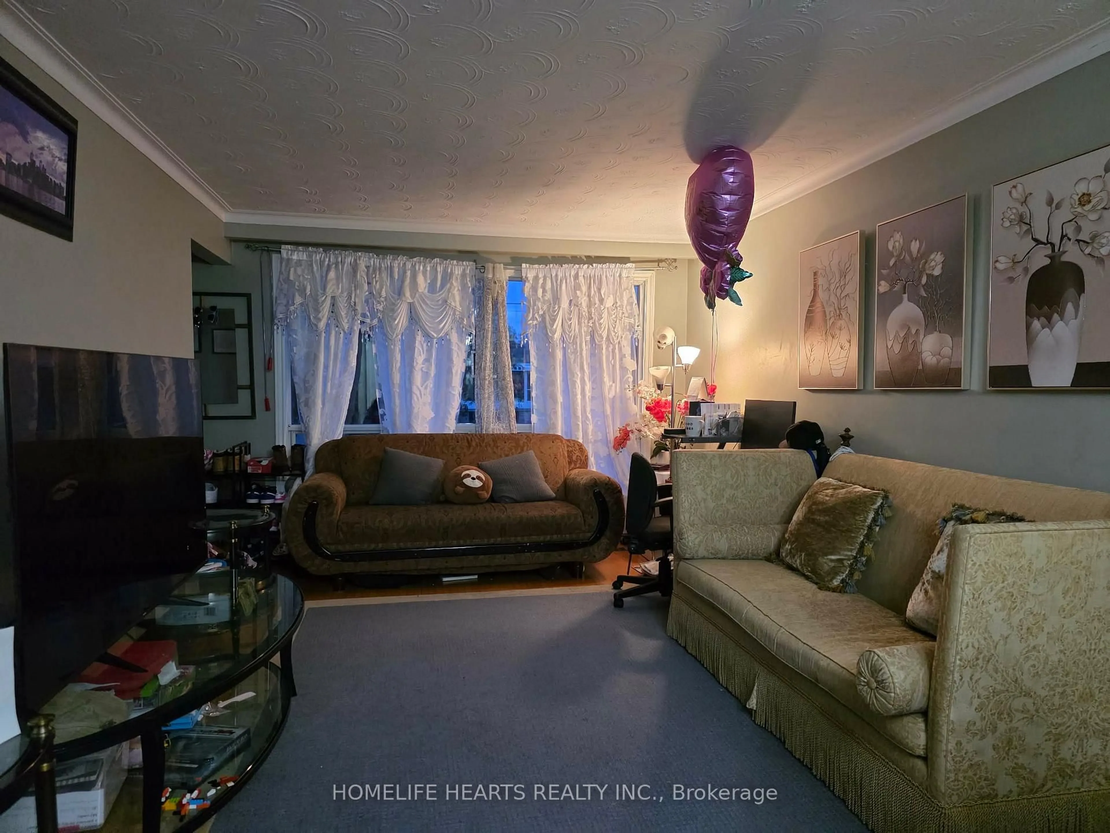 A pic of a room for 33 Heavitree Dr, Toronto Ontario M3L 1K5