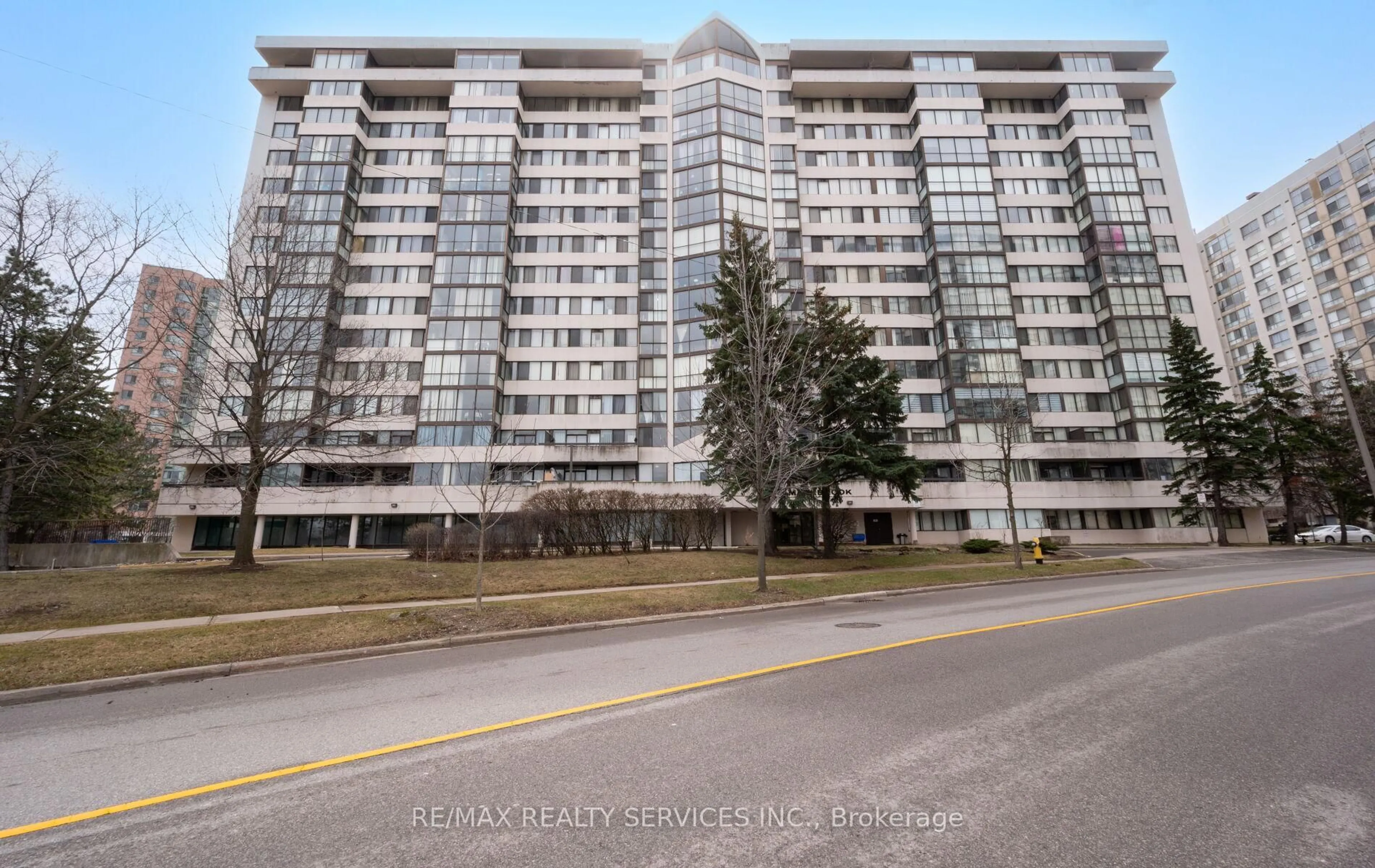 Blurry image for 21 Markbrook Lane #506, Toronto Ontario M9V 5E4