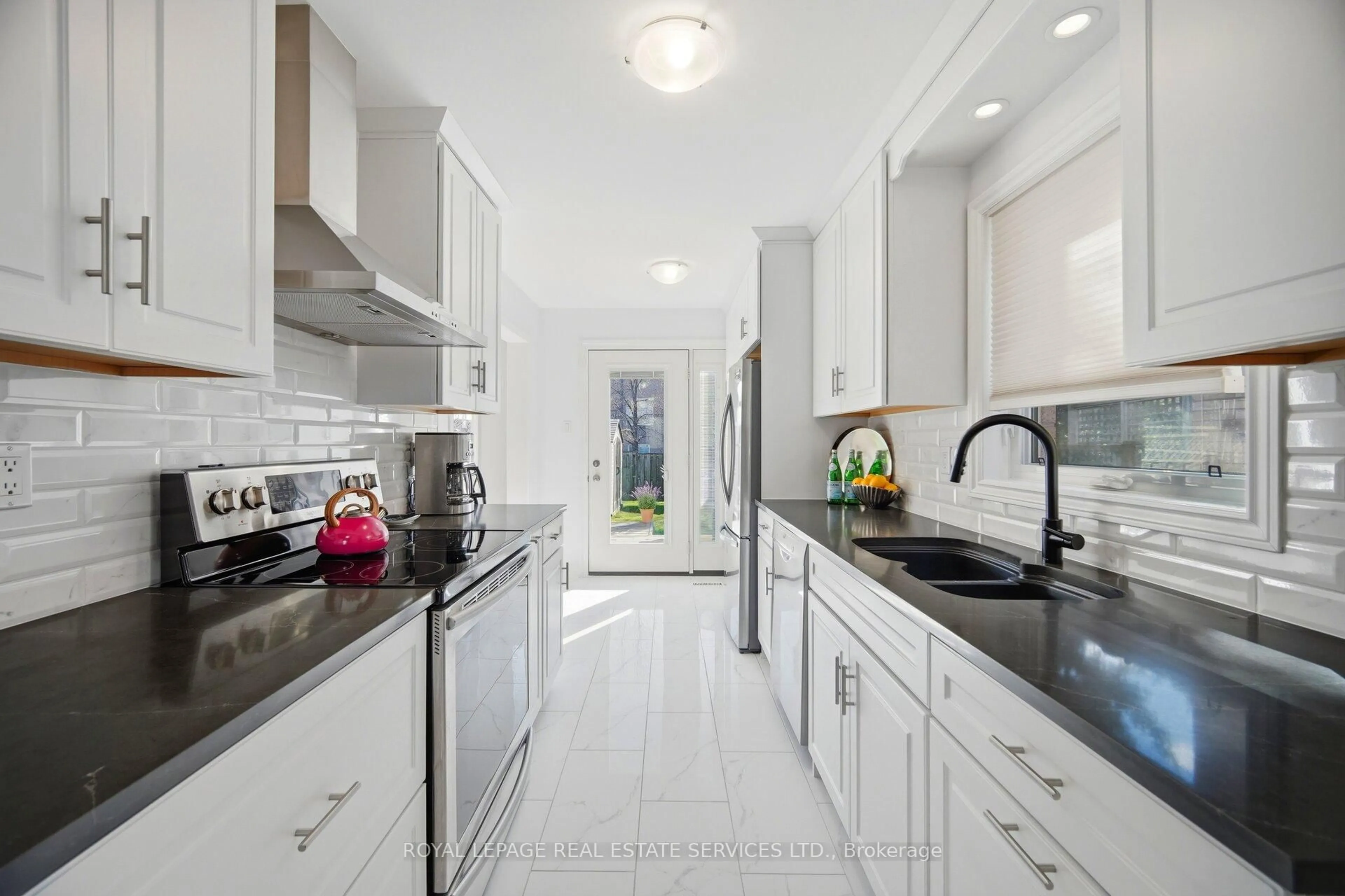 Contemporary kitchen, ceramic/tile floor for 5593 Palmerston Cres, Mississauga Ontario L5M 5Z8