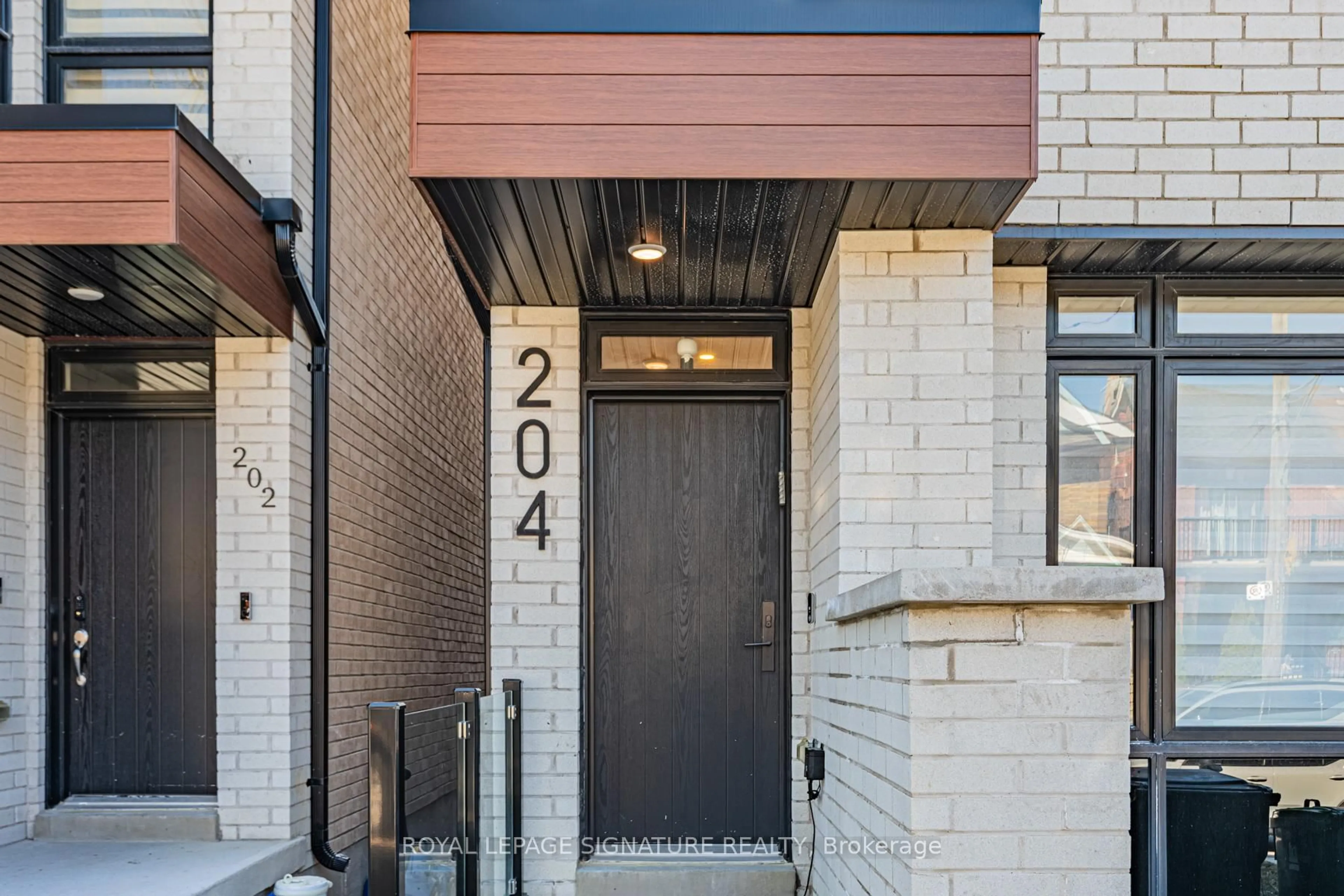 Indoor entryway for 204 McRoberts Ave, Toronto Ontario M6E 0B2