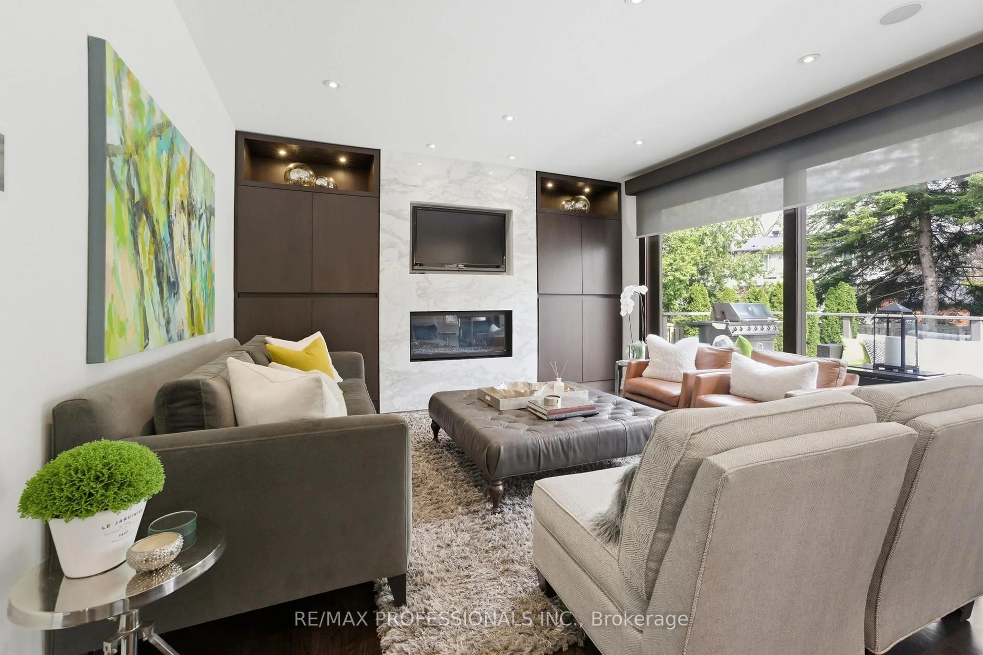 Living room with furniture, unknown for 17 Rockingham Dr, Toronto Ontario M9A 1P2