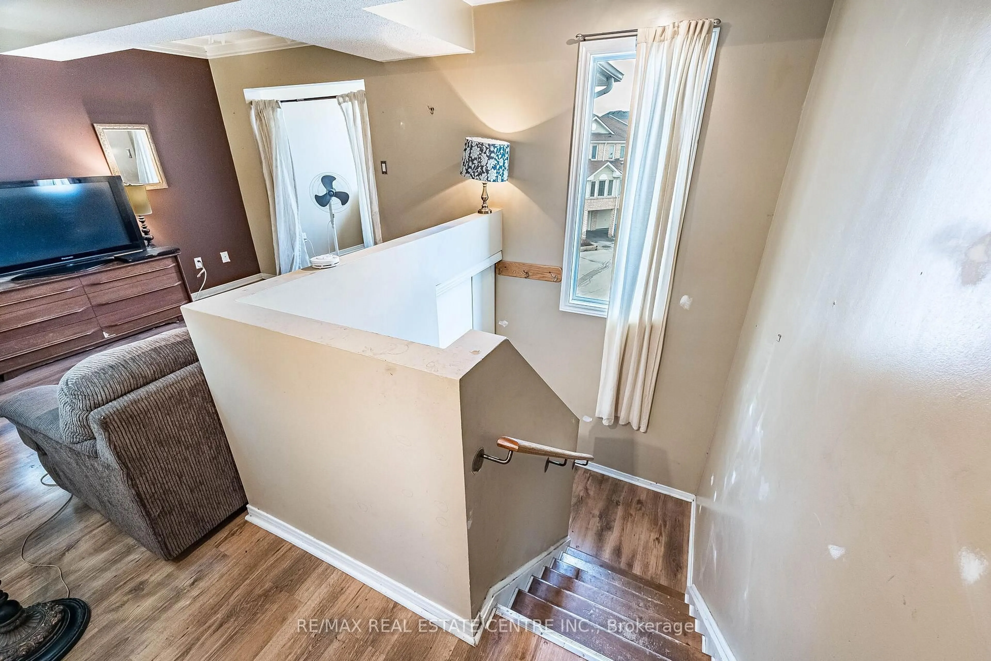 Unknown for 25A Wylie Circ, Halton Hills Ontario L7G 5M1