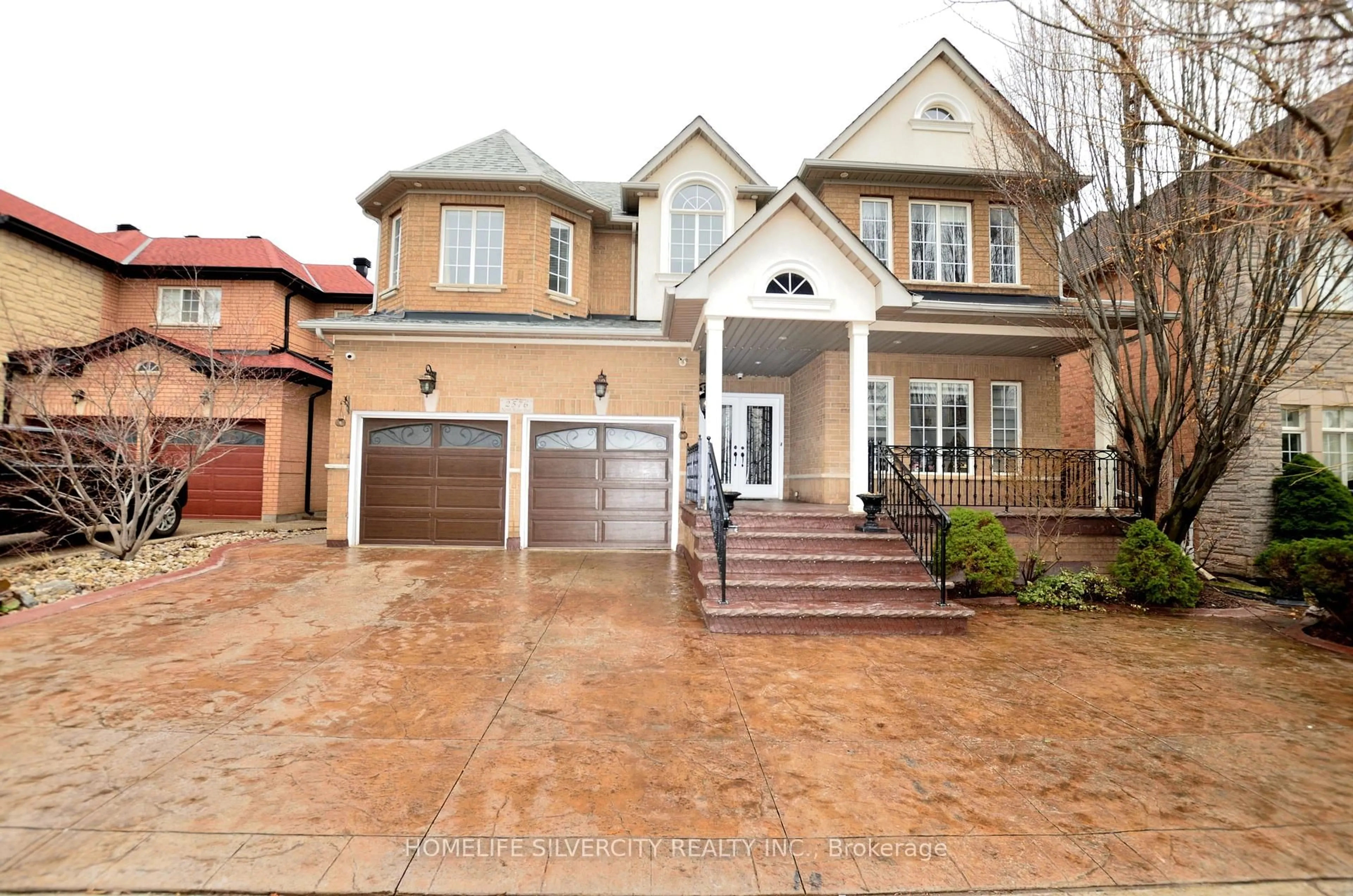 Home with brick exterior material, street for 2576 North Ridge Tr, Oakville Ontario L6H 7L5