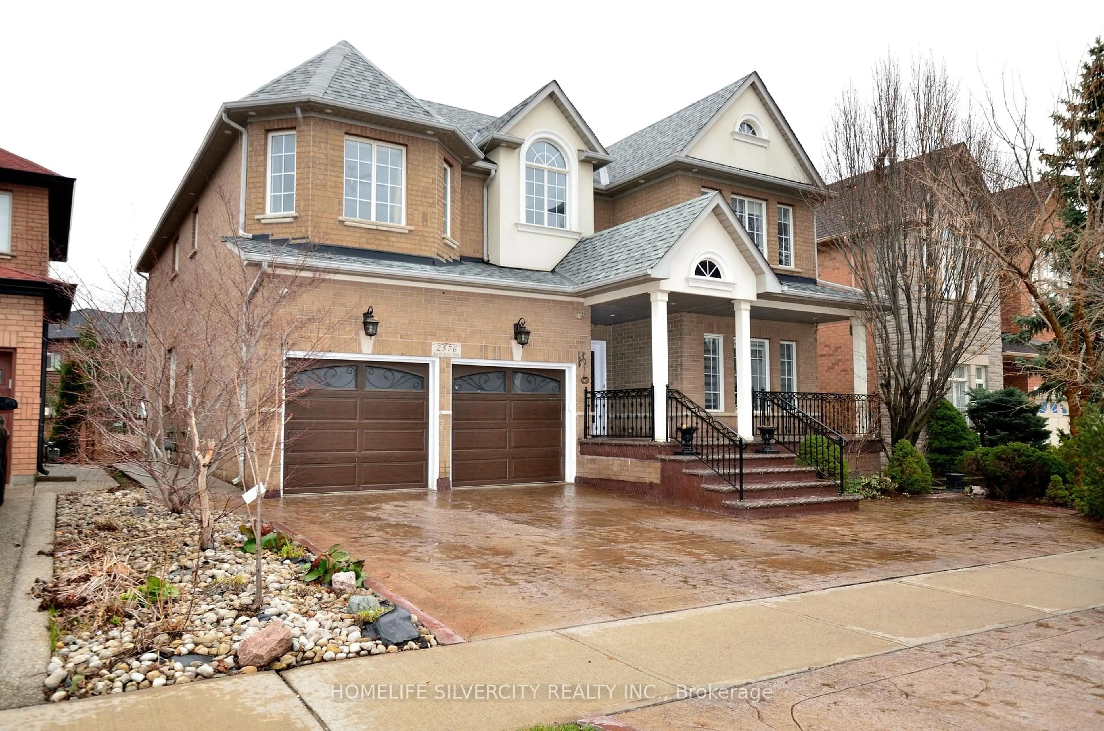 Home with brick exterior material, street for 2576 North Ridge Tr, Oakville Ontario L6H 7L5