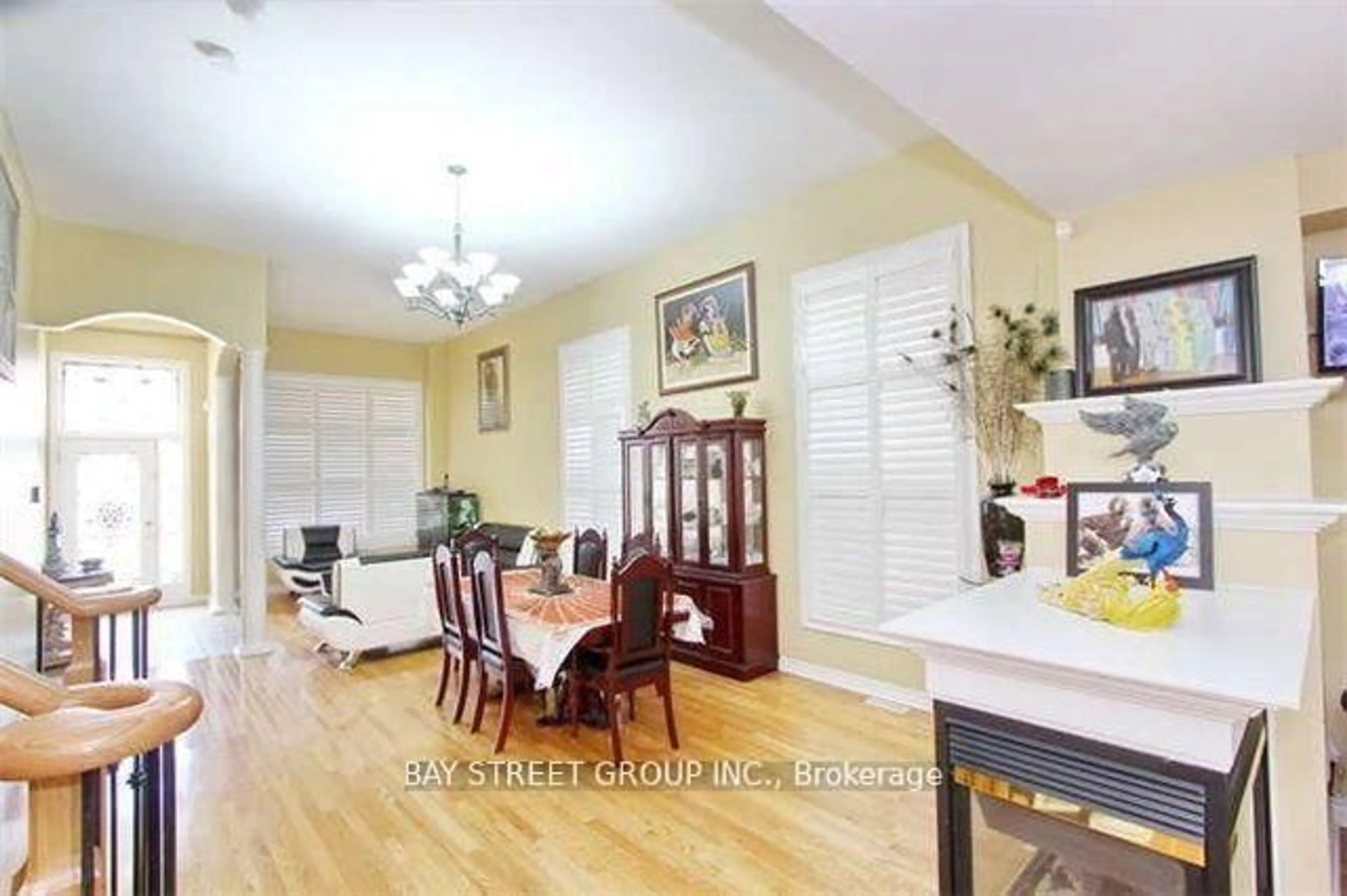 Dining room, unknown for 6 Everingham Circ, Brampton Ontario L6R 0R6
