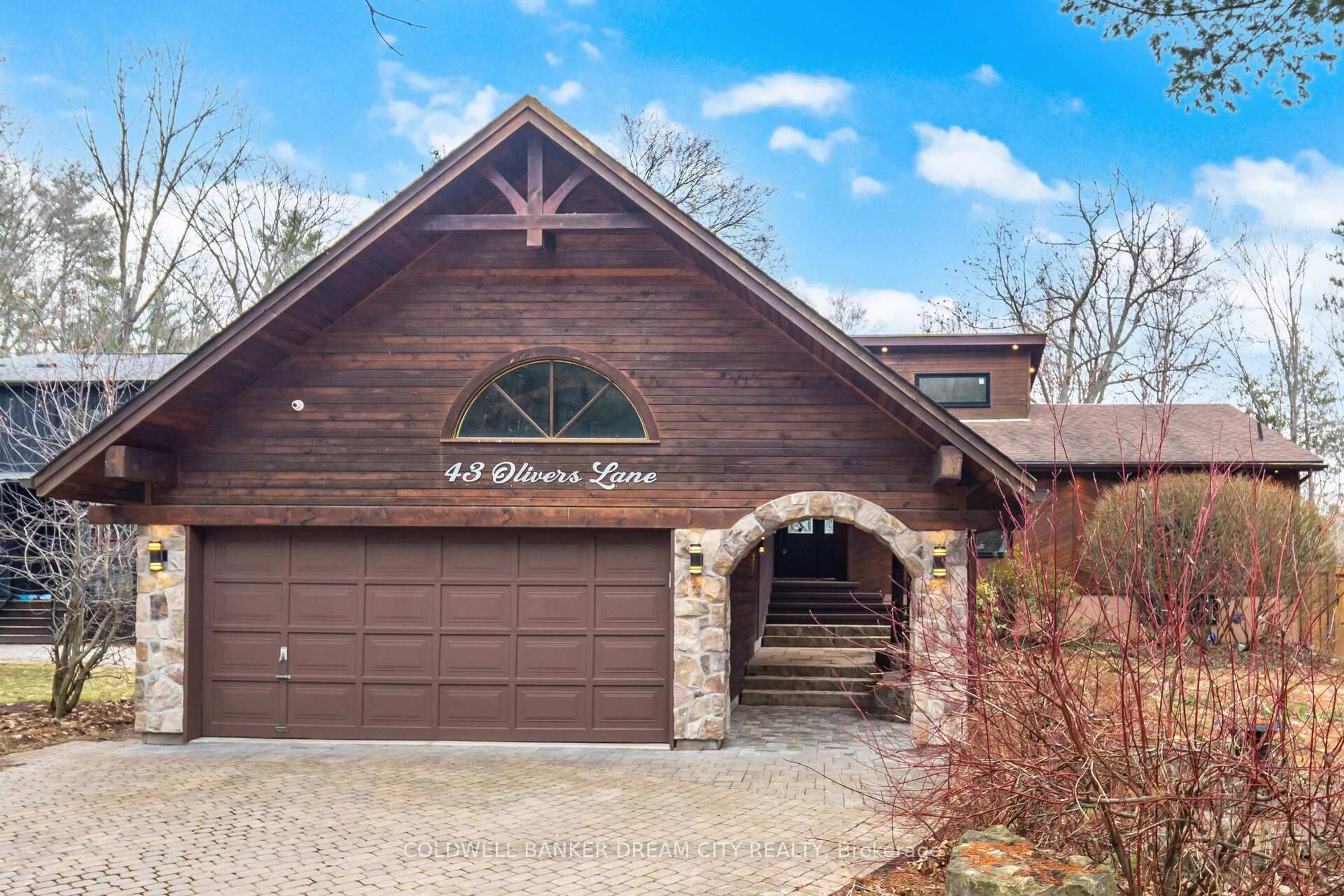 Home with brick exterior material, street for 43 Olivers Lane, Caledon Ontario L7C 1G5